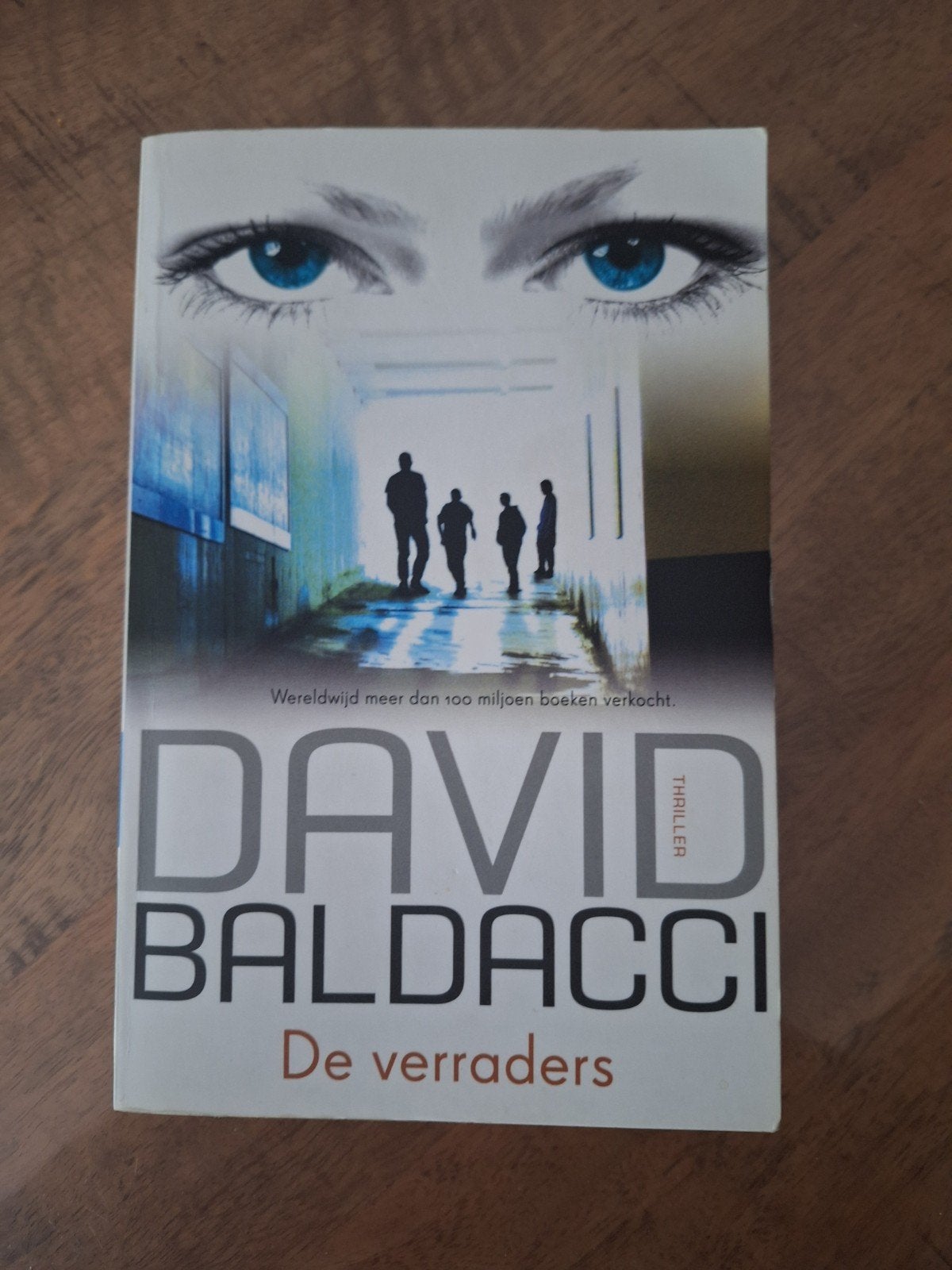 David Baldacci - De verraders, Ophalen of Verzenden, Zo goed als nieuw, David Baldacci
