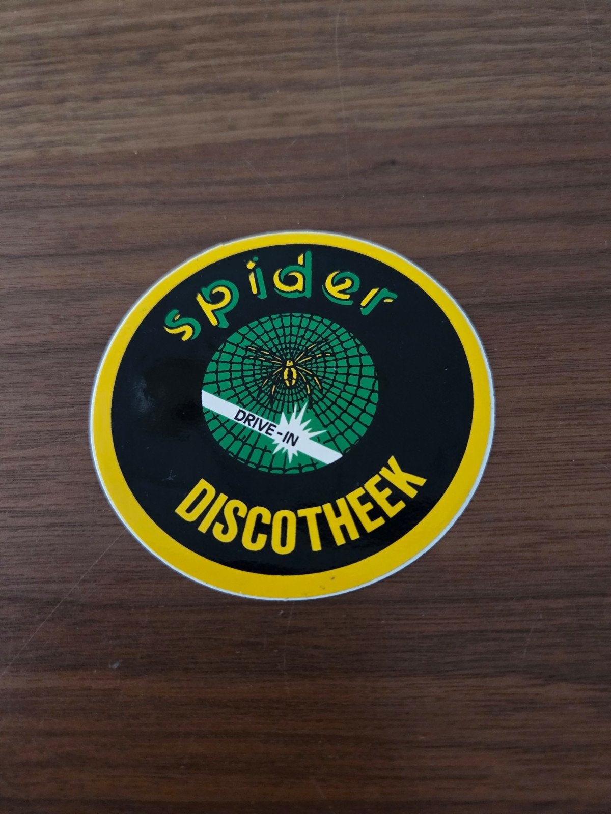 1276 Vintage Spider Drive-In Discotheek Sticker 9 cm, Ophalen of Verzenden, Gebruikt, Overige typen