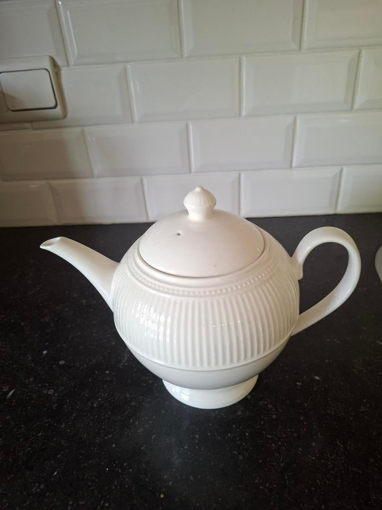 Wedgwood Windsor Theepot - Roomwit, Huis en Inrichting, Keuken | Servies, Ophalen, Gebruikt, Overige typen, Wedgwood