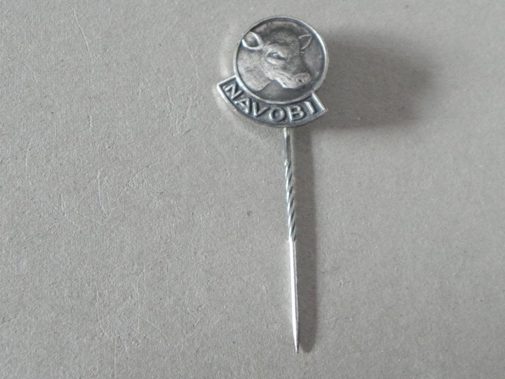 NAVOBI speldje, producent van o.a. Kalvermelk, Verzamelen, Speldjes, Pins en Buttons, Ophalen of Verzenden, Gebruikt, Dier of Natuur