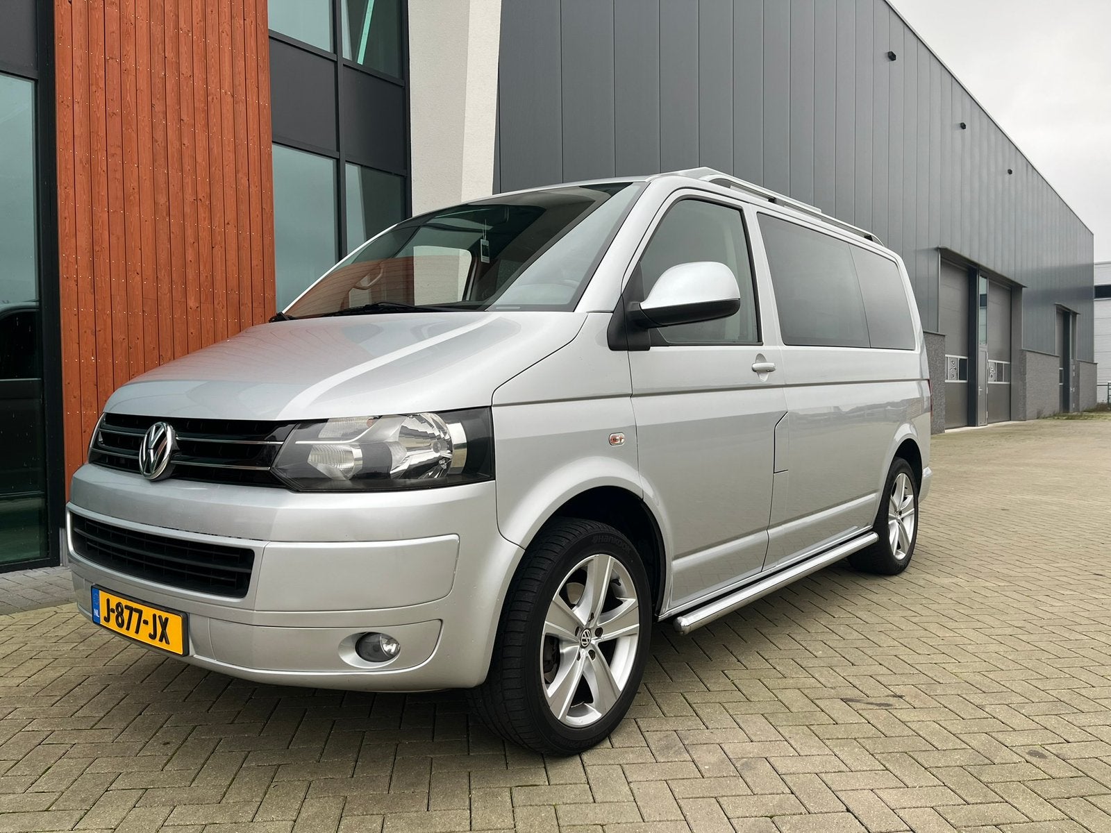 Volkswagen camperbus kampeerwagen dubbele cabine, Auto's, Voorwielaandrijving, Euro 5, Zwart, 1969 kg