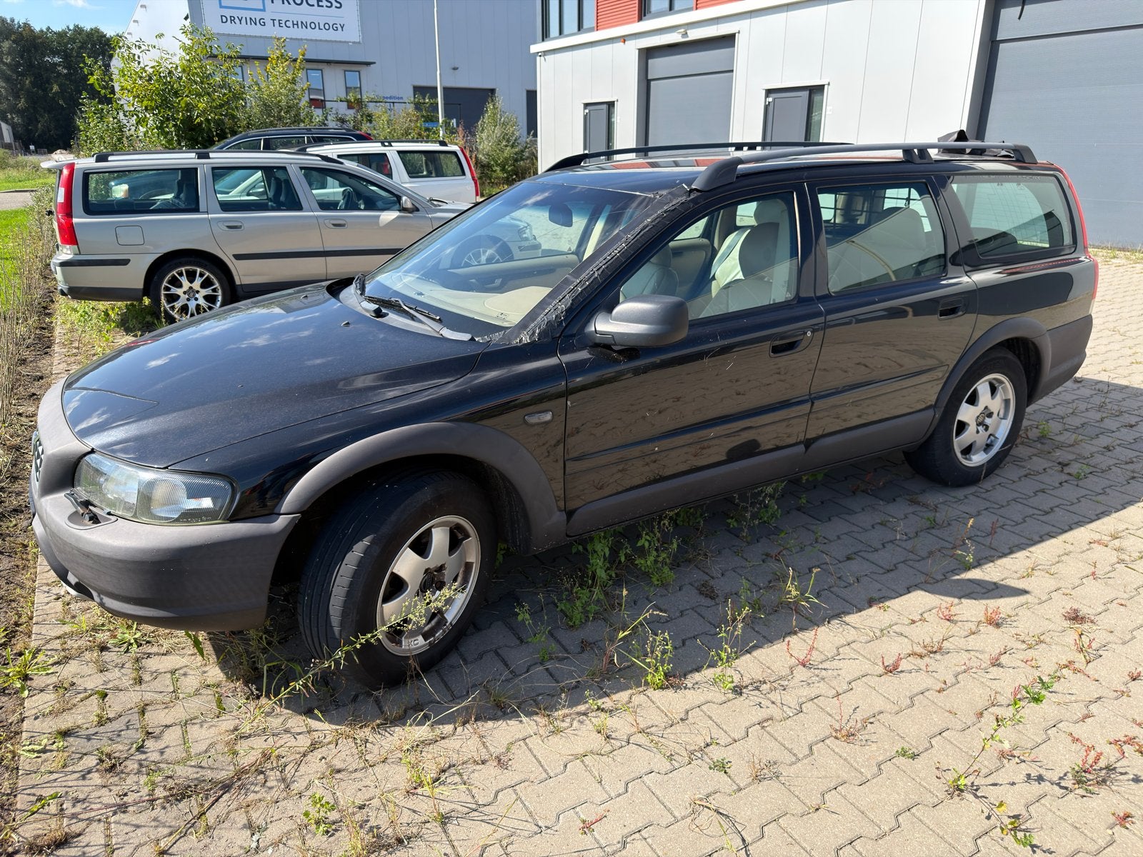 Volvo V70 2.4 T XC 4WD AUT 2001 Zwart, Auto's, 1800 kg, Zwart, Stationwagon, 2435 cc