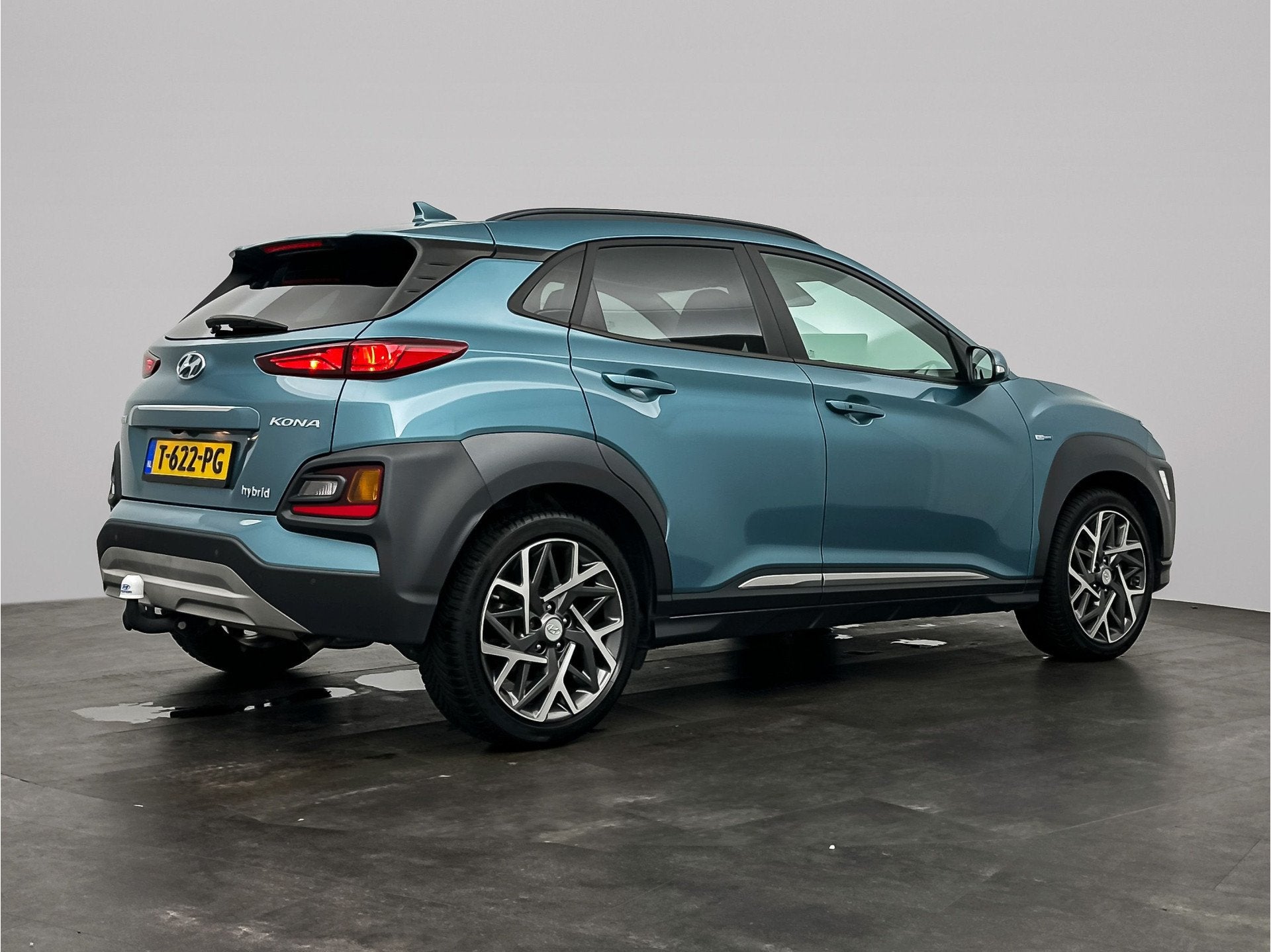 Foto 2 van Hyundai KONA 1.6 GDI HEV Fashion | Trekhaak | All-season ban