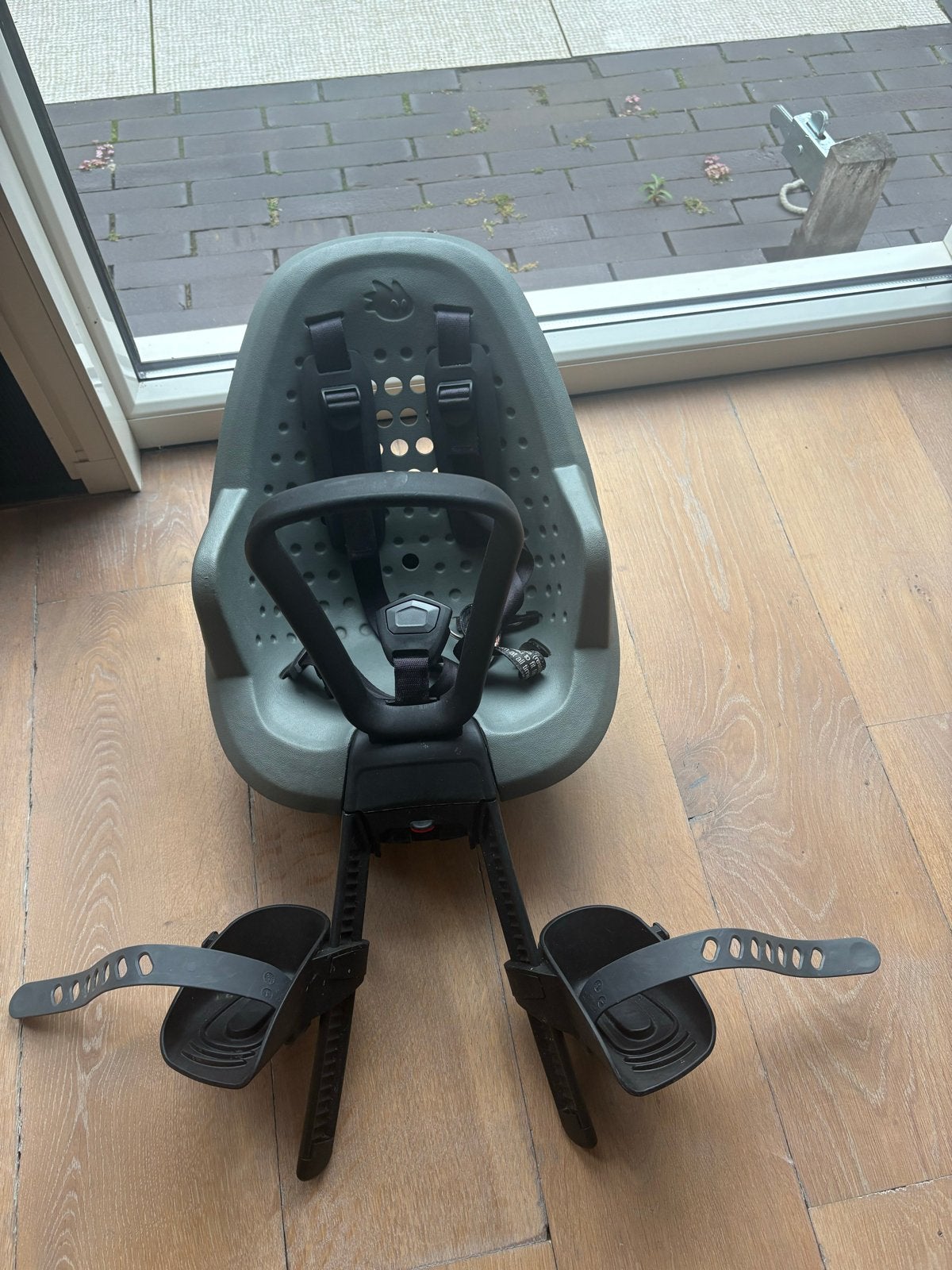 Yepp voorzitje - Thule + adapter, Ophalen, Voetsteuntjes, Voorzitje, Zo goed als nieuw