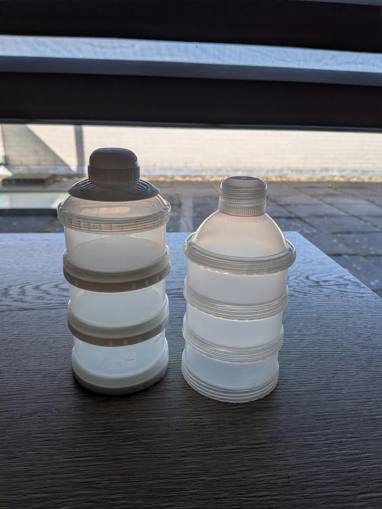Handige toren voor babyvoeding - 2 stuks, Ophalen of Verzenden, Zo goed als nieuw, Overige typen