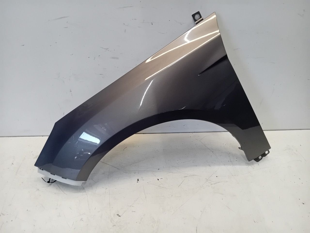 Spatbord links voor Ford Focus, Auto-onderdelen, Onderdelen@venauto.nl, Van der Ven Autorecycling B.V., Gebruikt, Ettenseweg 76, 4706 PB Roosendaal, The Netherlands