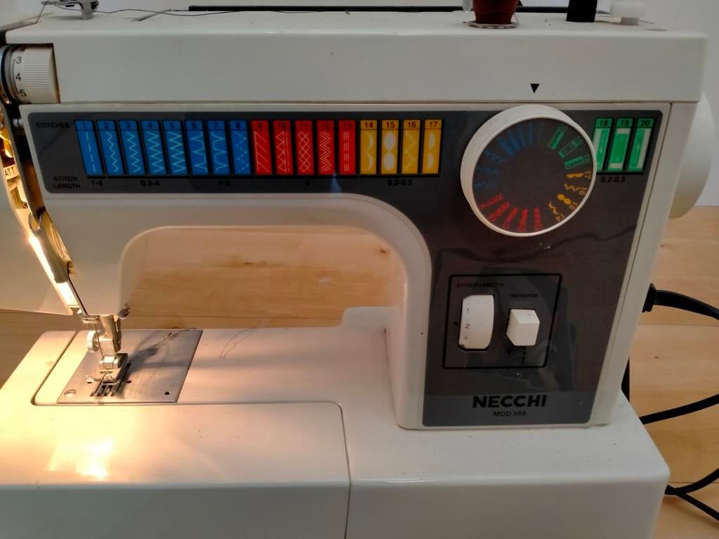 Necchi Mod 559 naaimachine., Ophalen, Gebruikt, Naaimachine