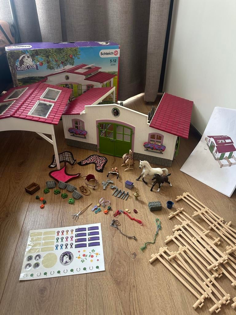 Schleich Horse Club Grote Paardenstal met extra's, Ophalen of Verzenden, Gebruikt, Meisje