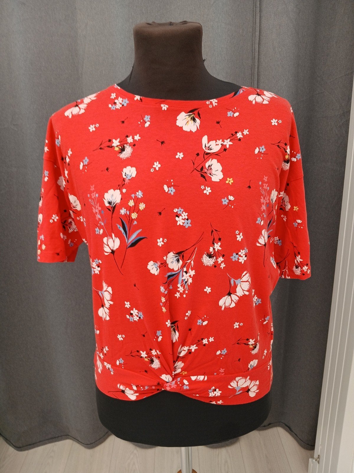 Page One Nieuw Rood Shirt met Bloemenprint Maat 170-176, Kinderen en Baby's, Kinderkleding | Maat 170, Ophalen of Verzenden, Nieuw