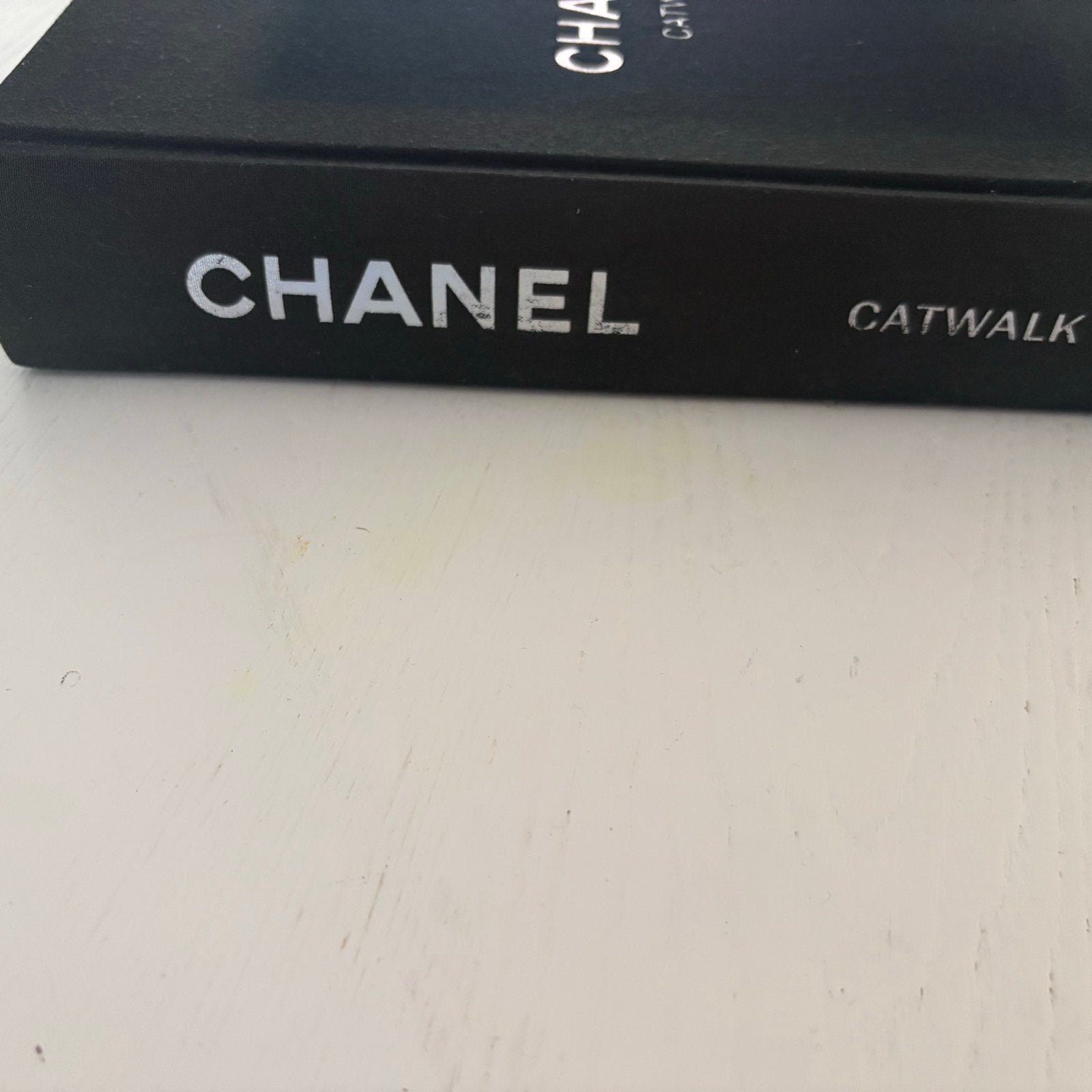 Chanel Catwalk boek - Zo goed als nieuw, Ophalen of Verzenden, Zo goed als nieuw