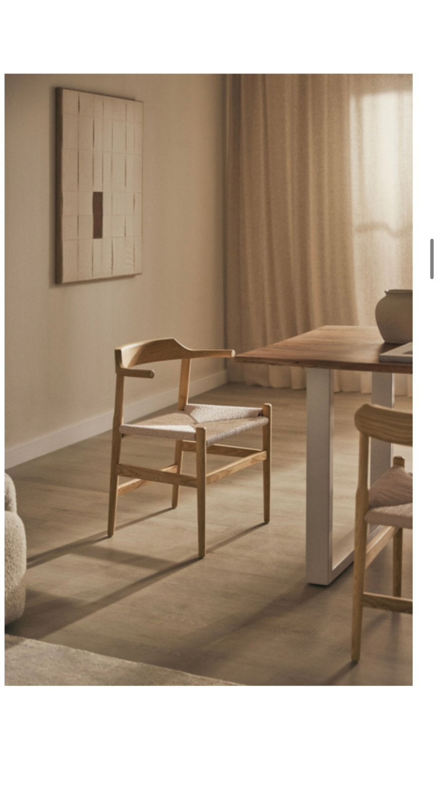 Foto 4 van Uitschuifbare houten eettafel met mooie houten stoelen