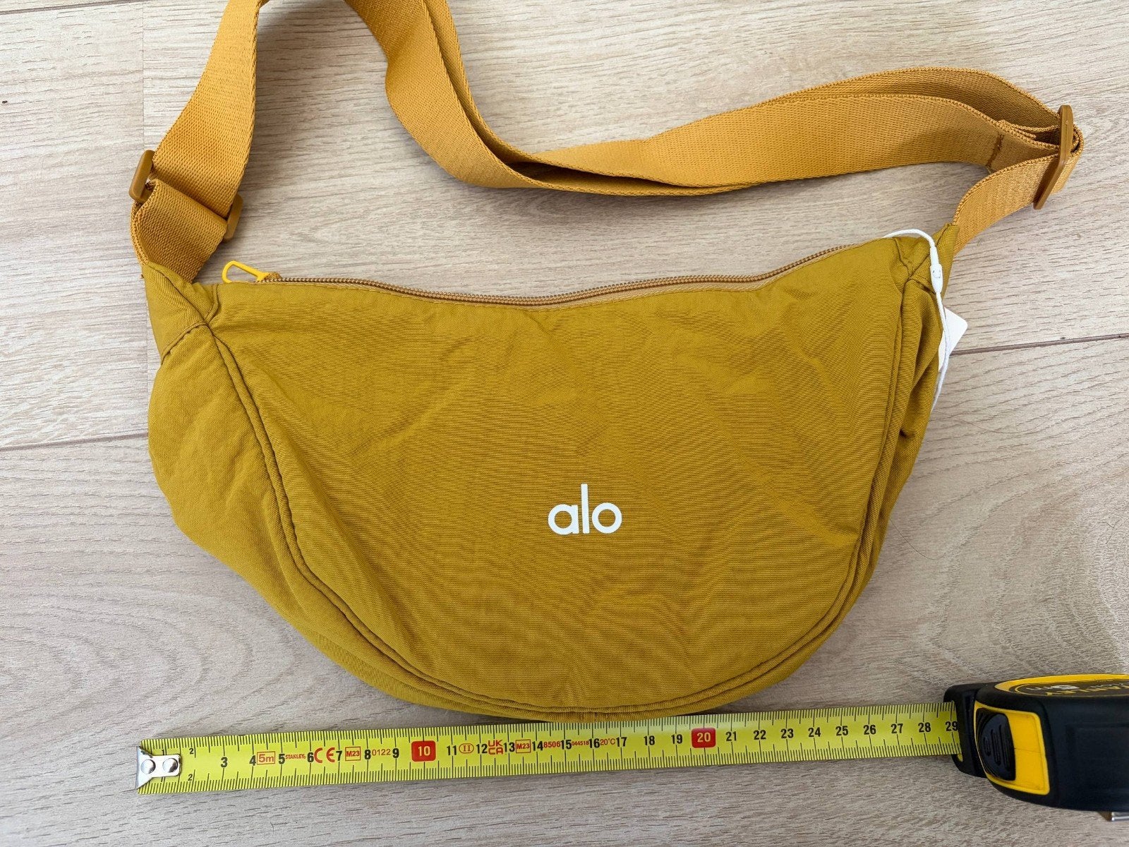 Alo Yoga Sling Bag - Okergeel, Verzenden