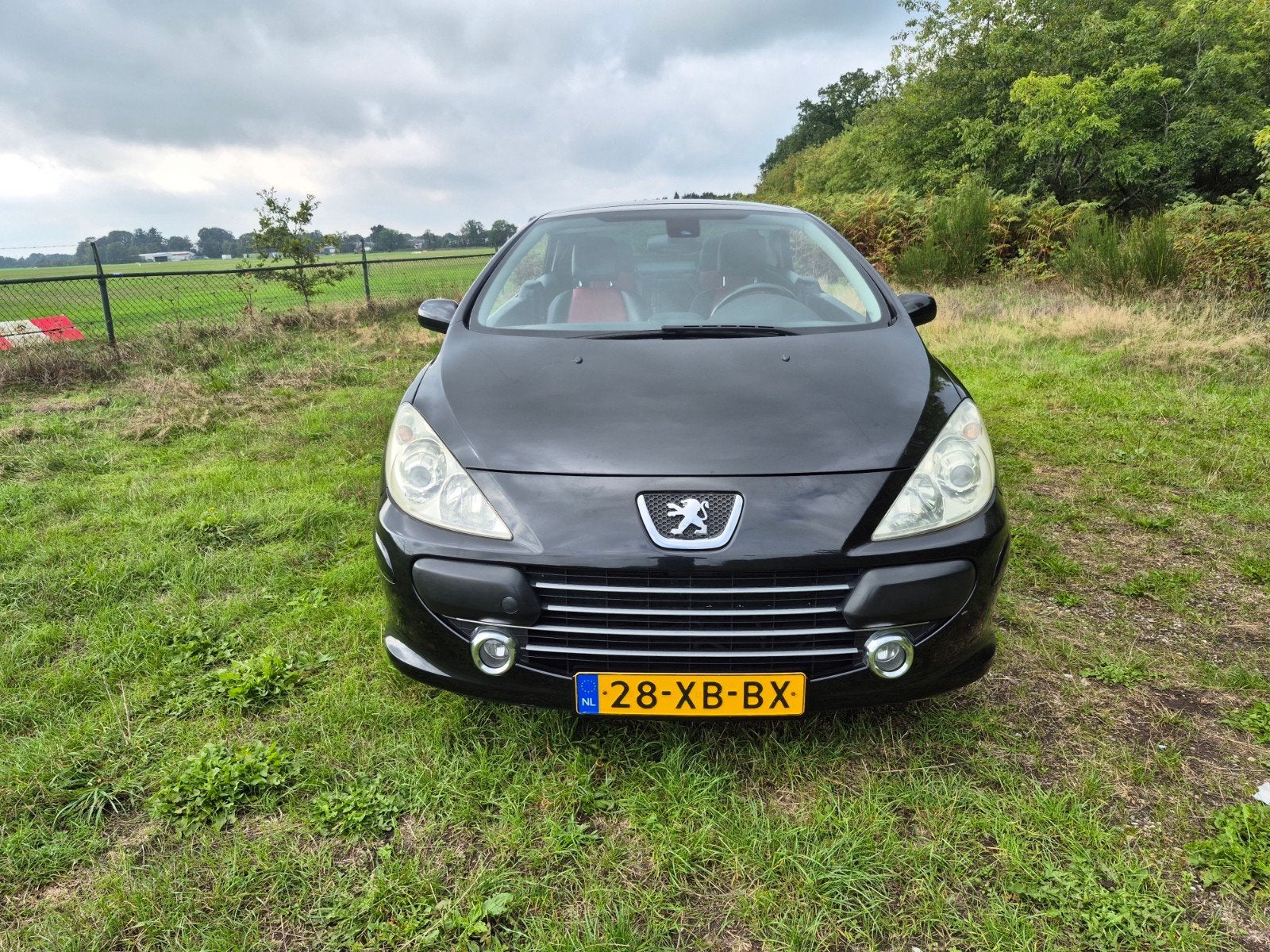Peugeot 307 2.0 16V CC 2007 zwart nieuwe apk, Auto's, Voorwielaandrijving, Dealer onderhouden, Cabriolet, 4 stoelen