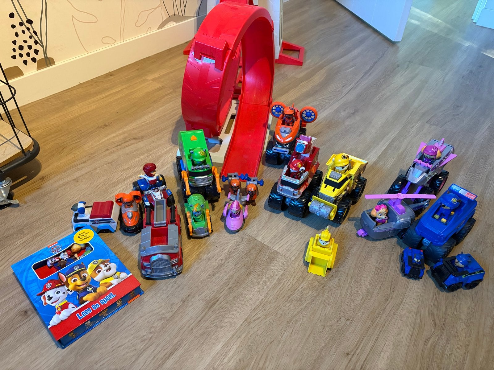 Grote Paw Patrol verzameling met uitkijktoren 101 cm, Kinderen en Baby's, Speelgoed | Actiefiguren, Ophalen of Verzenden, Zo goed als nieuw
