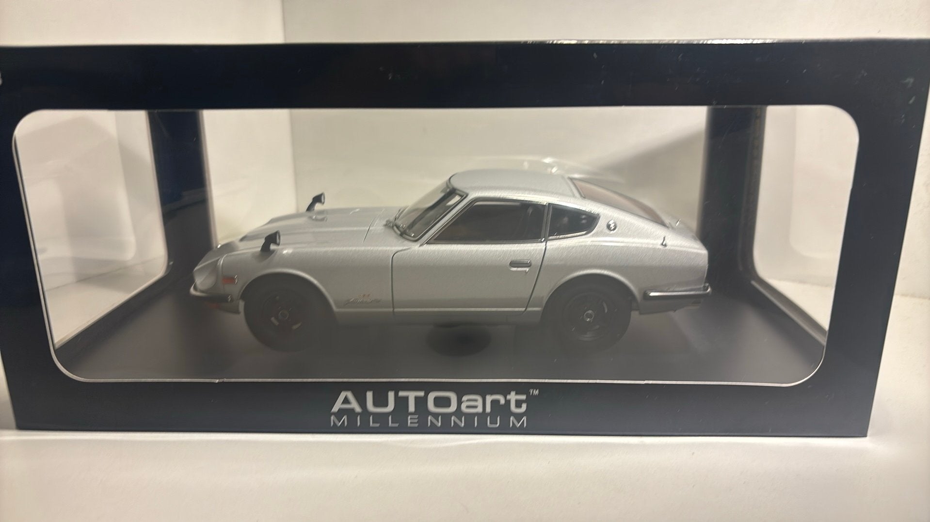 Nissan fairlady z432 ps30 autoart 1.18, Ophalen of Verzenden, Autoart, A, A