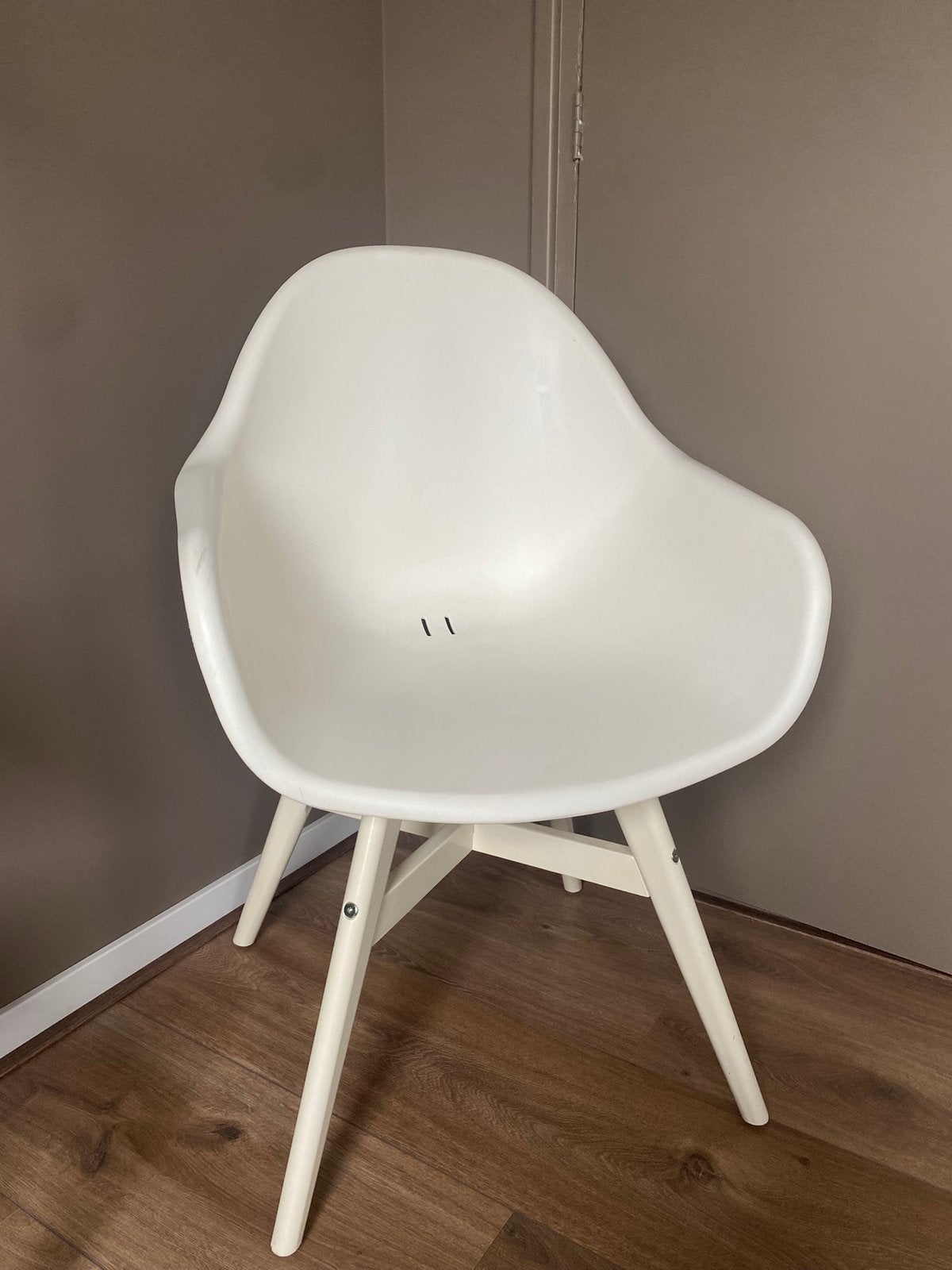 Ikea stoel wit, Ophalen, Zo goed als nieuw, Wit, Eén