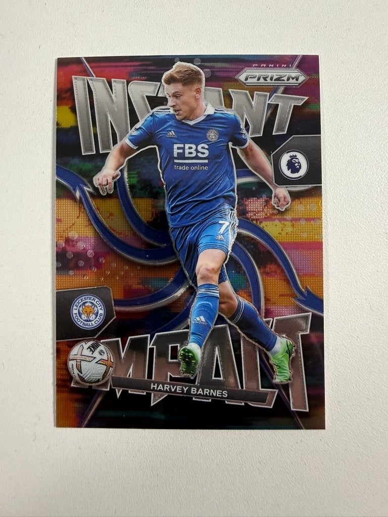 27 Harvey Barnes Instant Impact Prizm Premier League 2022-23, Ophalen of Verzenden, Nieuw, Buitenlandse clubs, Poster, Plaatje of Sticker
