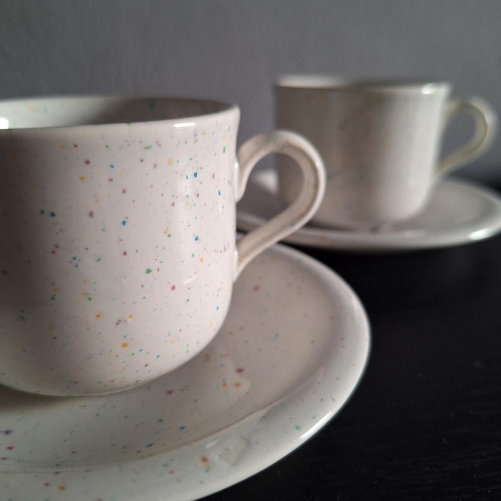 Hema Confetti Koffiekopjes John Tams, Gebruikt, Keramiek, Ophalen of Verzenden, Overige stijlen