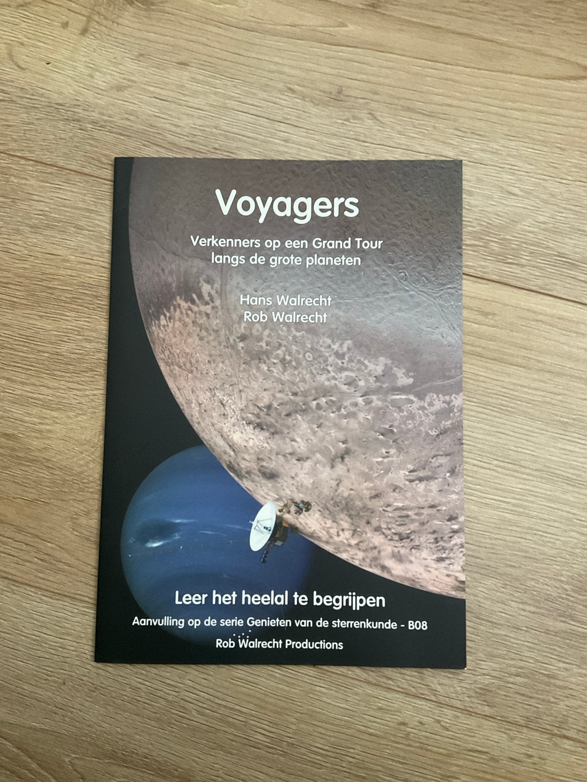 Voyagers: Verkenning van het zonnestelsel Ruimtevaart, Ophalen of Verzenden, Zo goed als nieuw, Natuurwetenschap