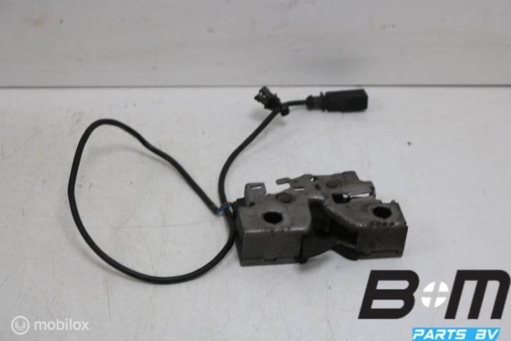 Slot voor in front VW UP! 1S0823509E