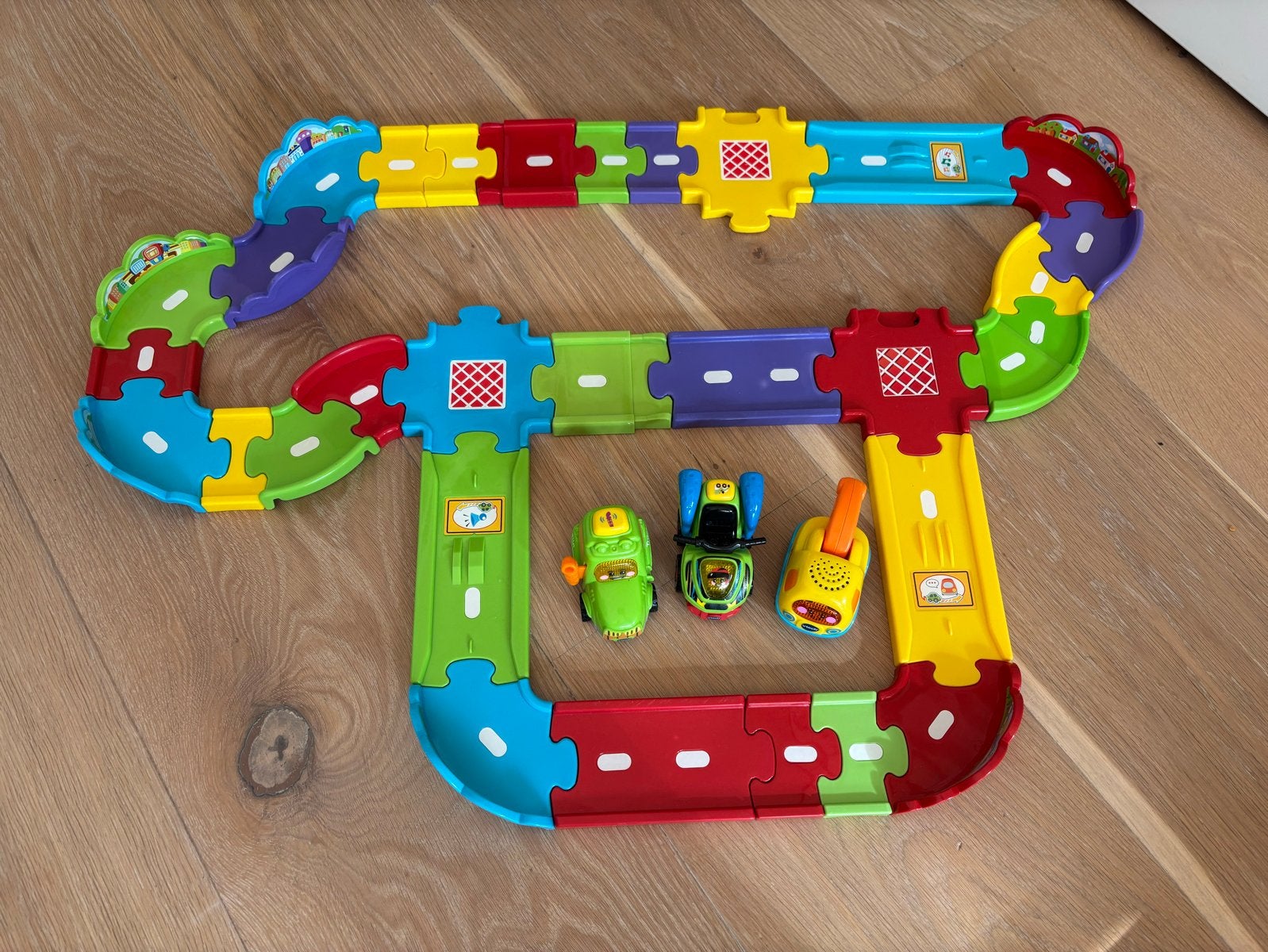 VTech Toet Toet Auto's Deluxe Baan met 3 Voertuigen, Ophalen of Verzenden, Zo goed als nieuw, 2 tot 4 jaar