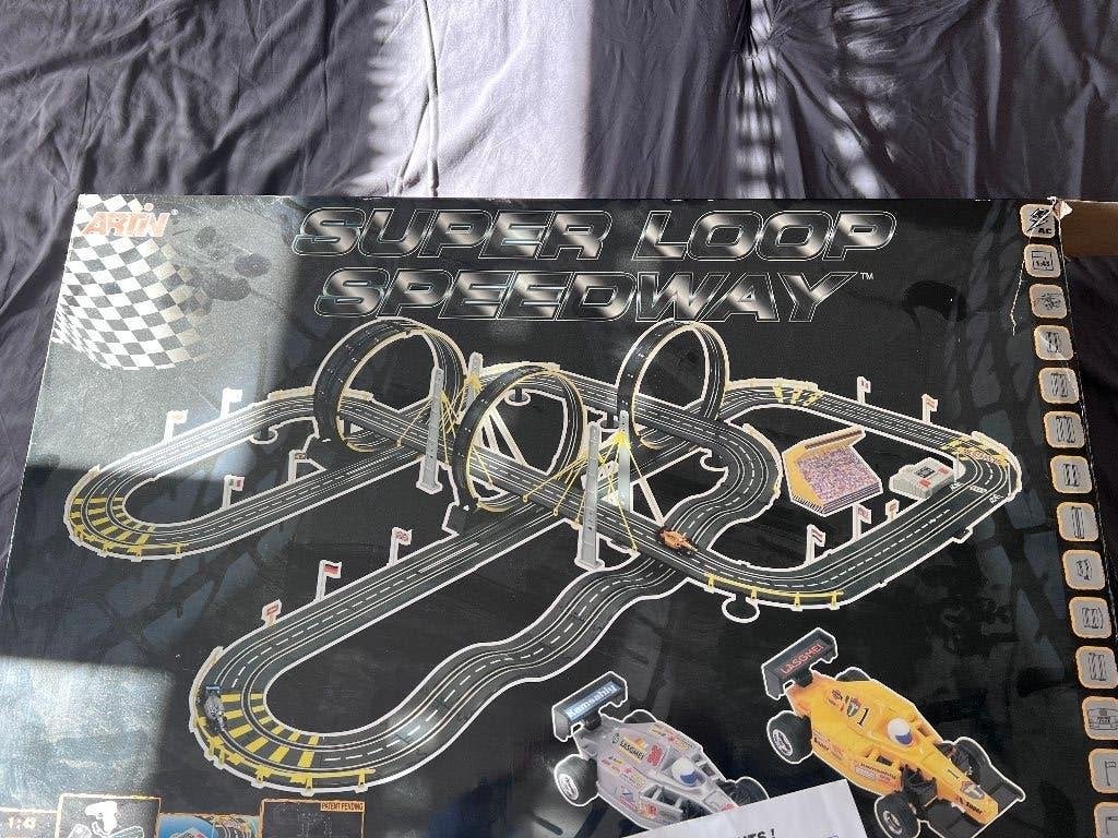 2 mega dozen Artin racebaan sets met auto's zie beschrijving, Kinderen en Baby's, Racebaan, Zo goed als nieuw, Met looping, Elektrisch
