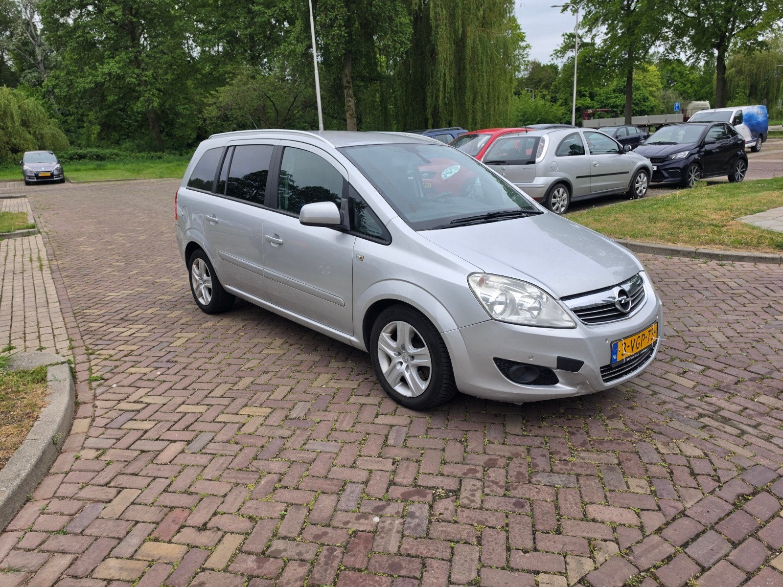 Nissan Opel Zafira 1.7cdti 2010 Airco Electr Pakket Navi etc, Euro 5, 74 pk, Zwart, 4 cilinders