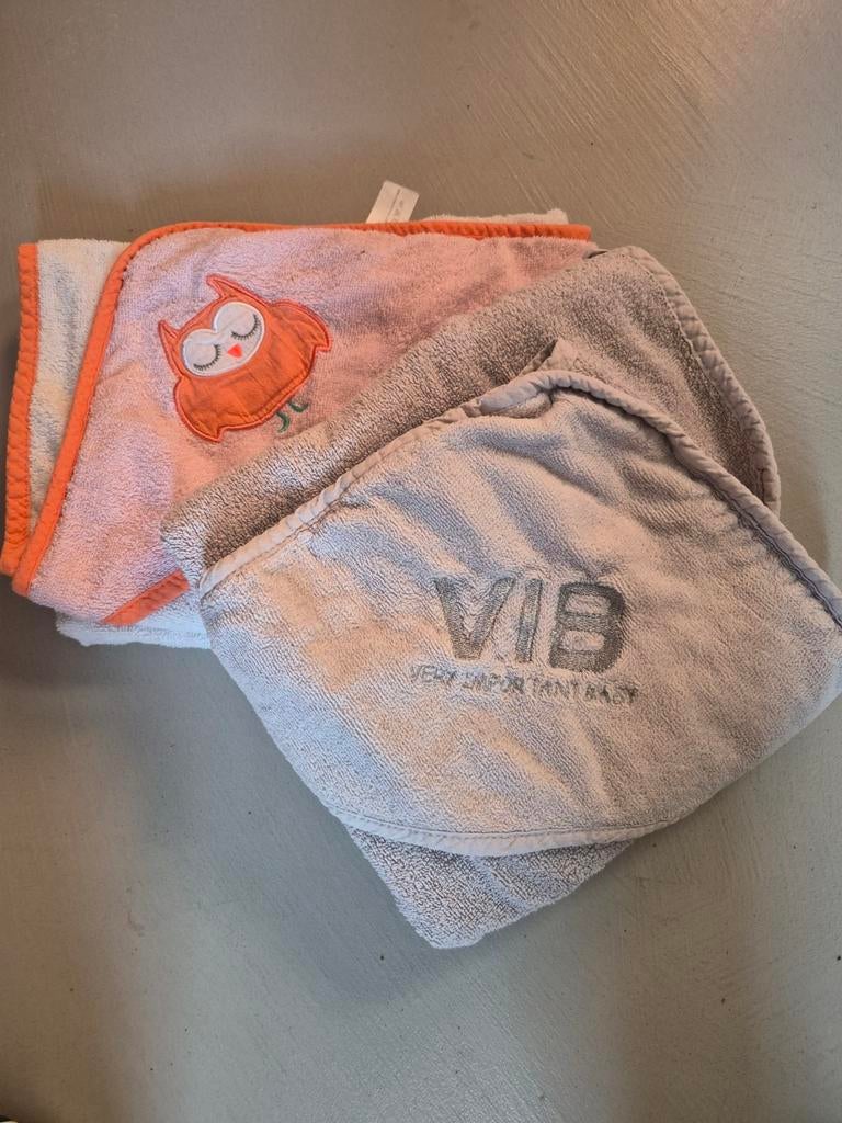 2x Badcape: VIB grijs & Kruidvat oranje/zalmroze uil, Ophalen of Verzenden