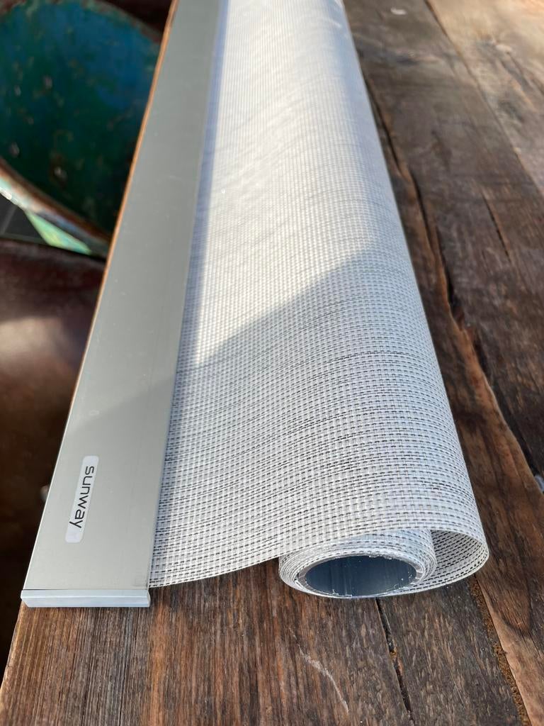 Sunway, zonwerend rolgordijn br 195,6 x h 130, Ophalen, Zo goed als nieuw, 150 tot 200 cm