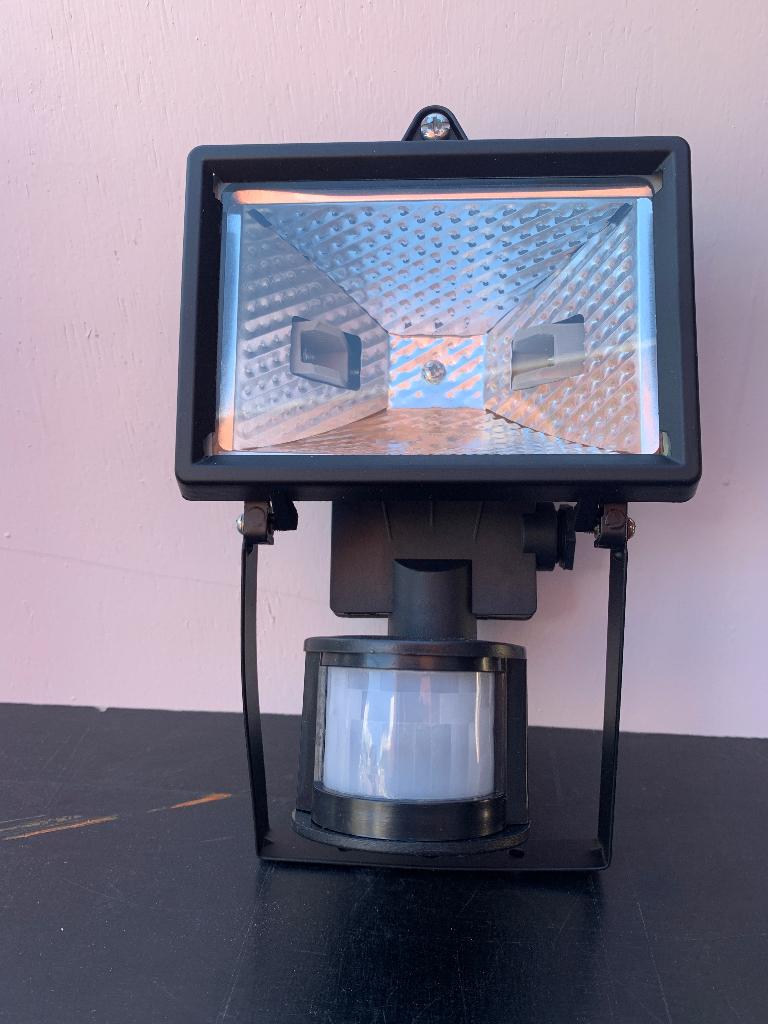 Spot straler met sensor, Halogeen, Metaal of Aluminium, Nieuw, Ophalen of Verzenden