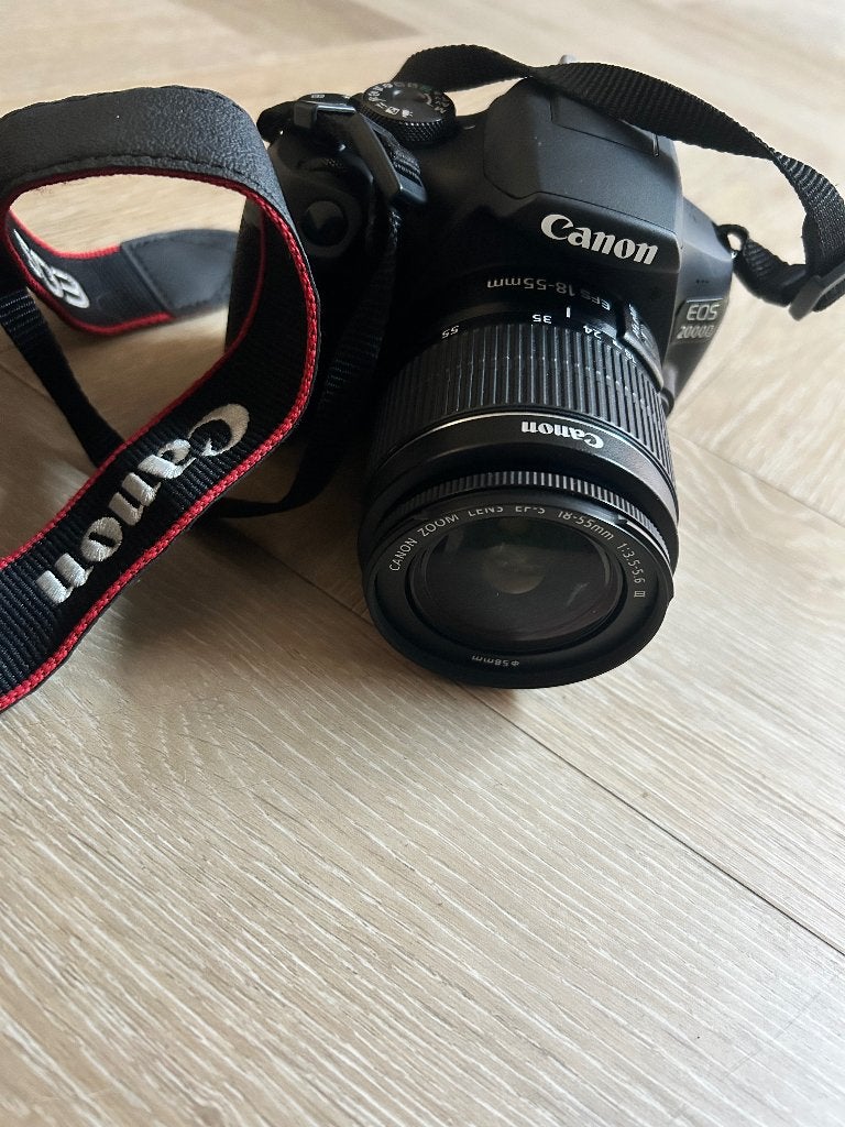 Canon EOS 2000D, Canon, Ophalen of Verzenden, Zo goed als nieuw, Ingebouwde flitser