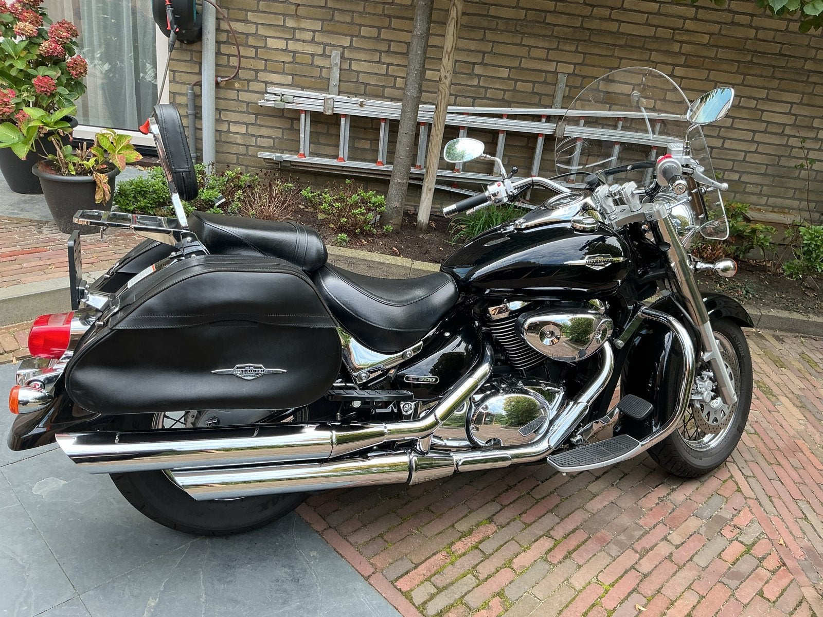 Suzuki Intruder C800 - Prachtige Chopper met Lage KM, Motoren, Cardan-aandrijving, 2 cilinders, Chopper, Gebruikt