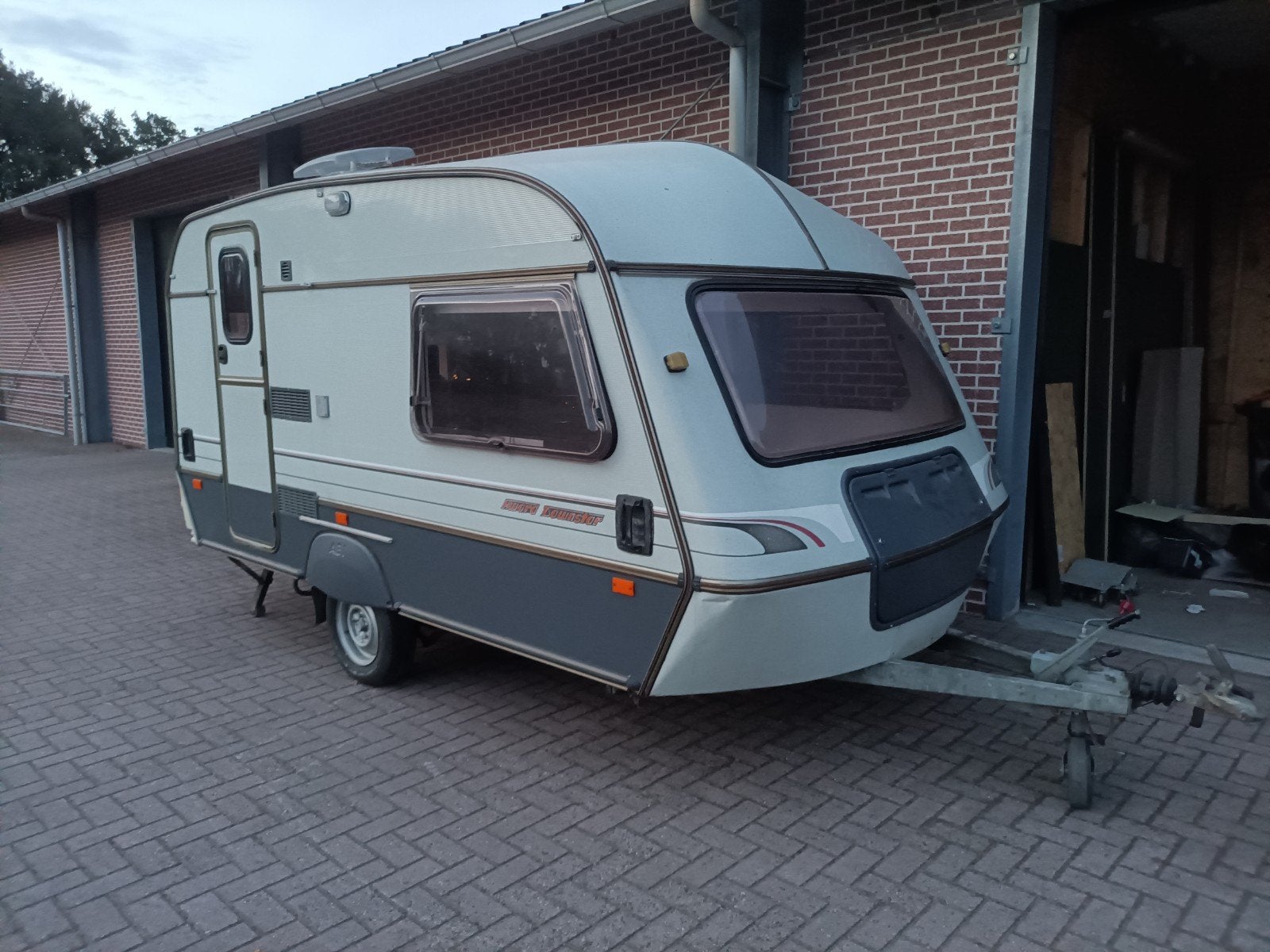 Caravan Award dawnstar opknapper, Rondzit, Tot en met 2, Particulier, 4 tot 5 meter
