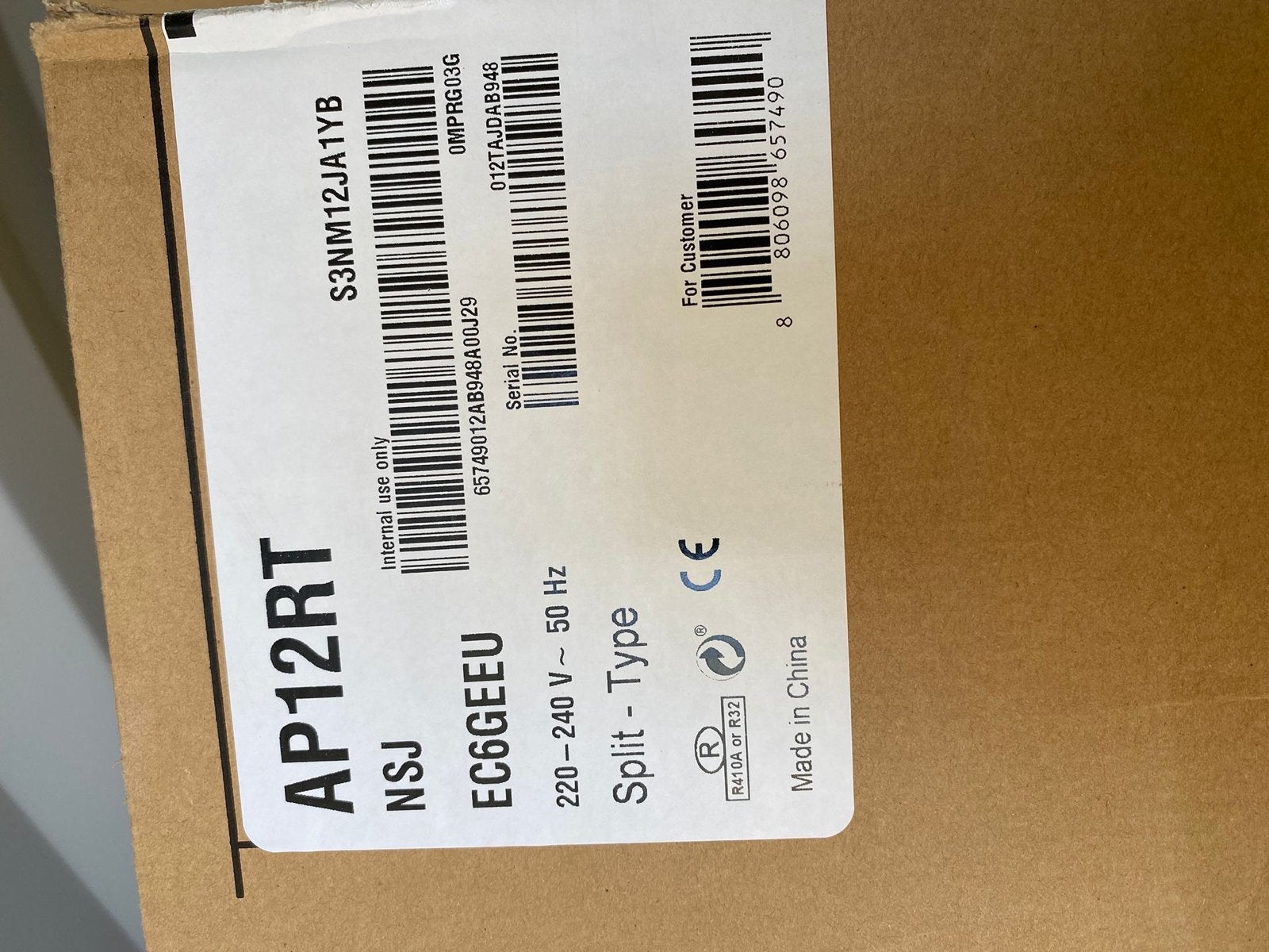 Nieuwe Split-Type Airco AP12RT - In Doos, Ophalen, Koelen en Ontvochtigen, Minder dan 60 m³, Nieuw