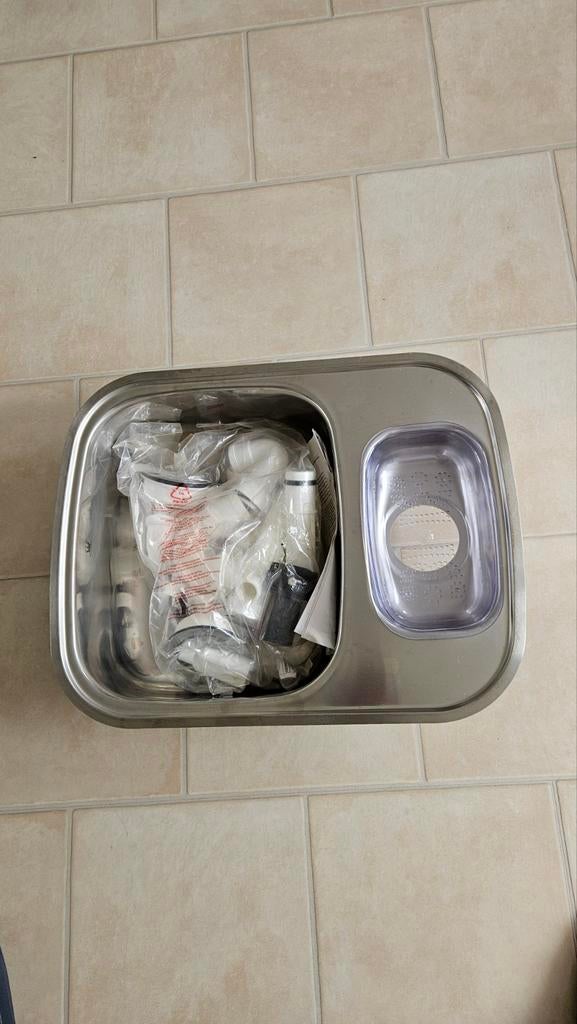 RVS Spoelbak met Afvoer en Zeefje - Nieuw in Verpakking, Huis en Inrichting, Keuken | Bestek, Ophalen of Verzenden, Nieuw, Rvs of Chroom