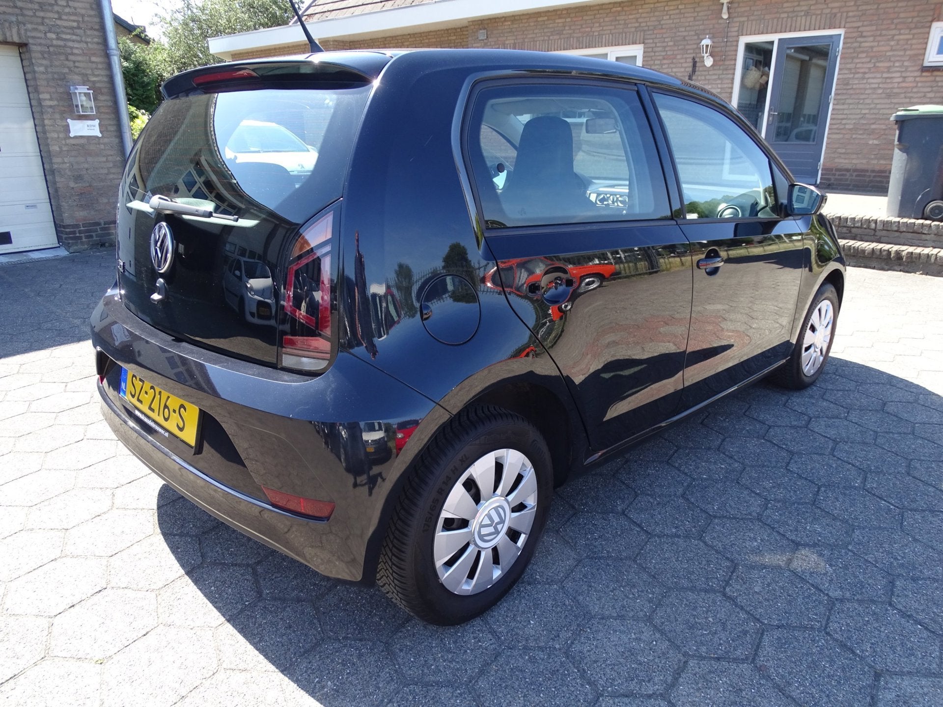 Volkswagen Up! 1.0 BMT move up! AIRCO/BT/5 DEURS, Voorwielaandrijving, Stof, Gebruikt, Zwart
