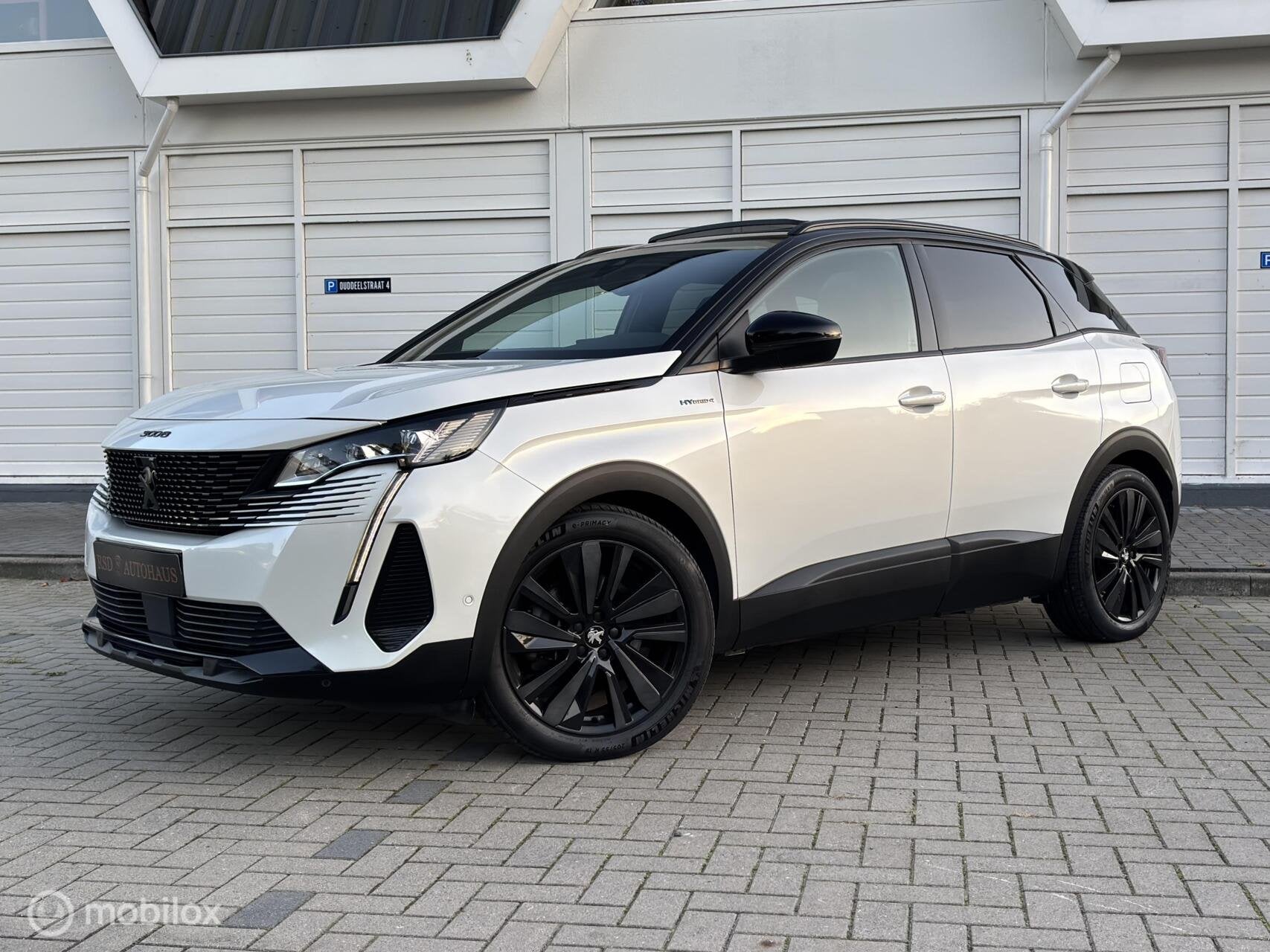 Peugeot 3008 1.6 HYbrid4 300 GT Panodak 19” leder Focal au, Auto's, 4 cilinders, Wit, Bedrijf, Vierwielaandrijving