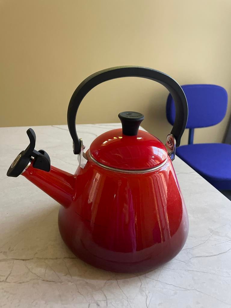 Fluitketel Le Creuset 1.6L, Ophalen of Verzenden, Zo goed als nieuw, Rood, Le Creuset