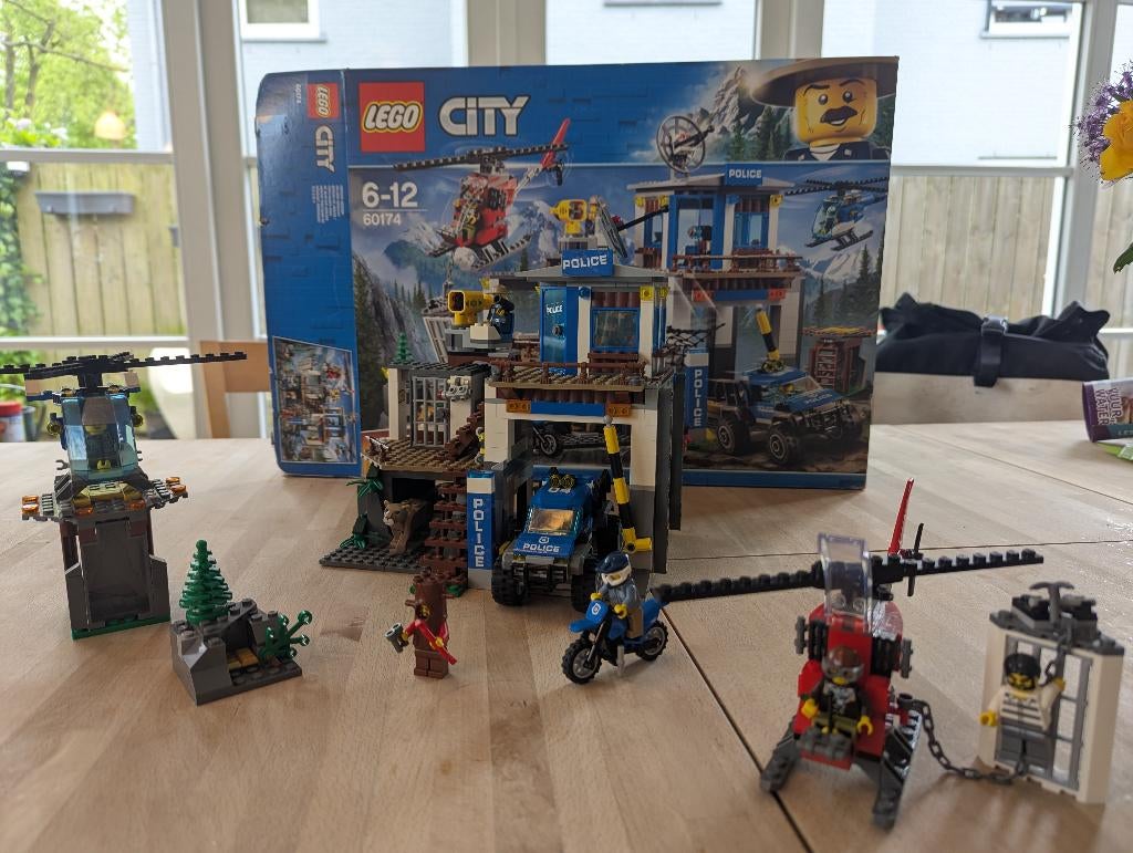 LEGO City 60174 Bergpolitie Hoofdkwartier, Lego, Ophalen of Verzenden, City, Gebruikt