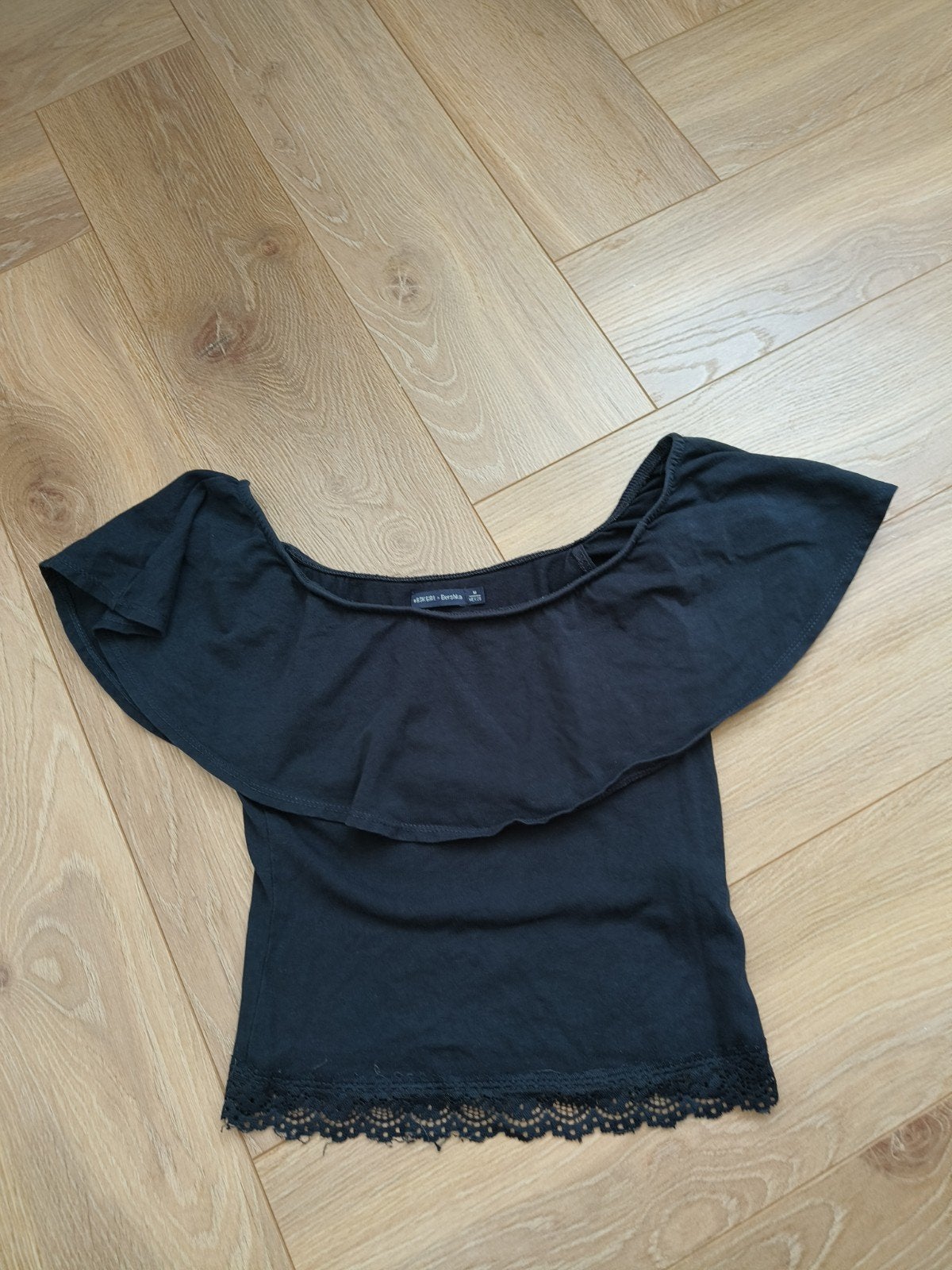 Bershka off-shoulder top met kant maat S, Maat 38/40 (M), Zwart, Korte mouw, Gedragen