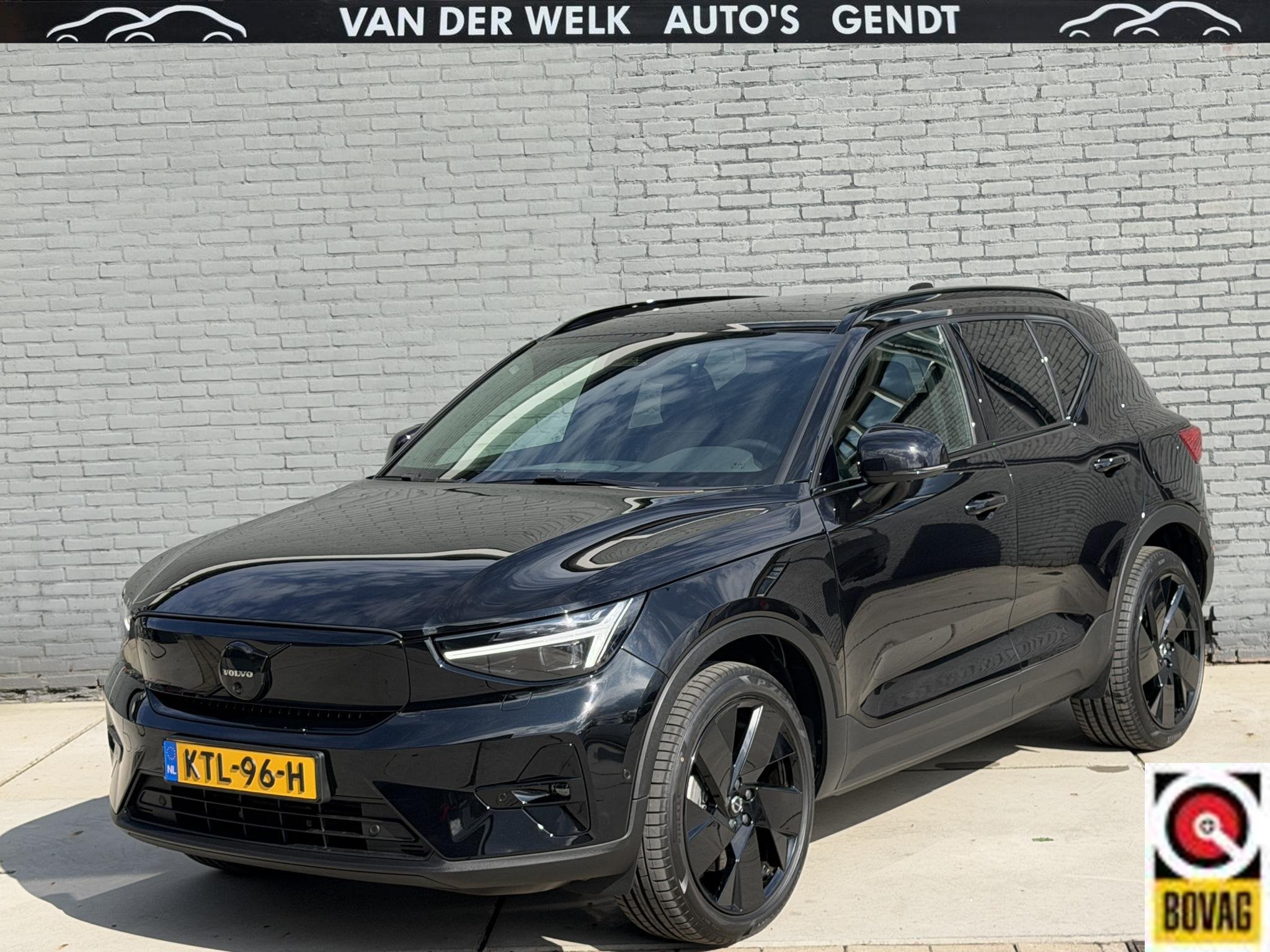 Volvo EX40 Twin Motor Plus Black Edition 82 kWh | PANO | 360, Auto's, Automaat, 12 maanden, 82 kWh, Leder en Stof