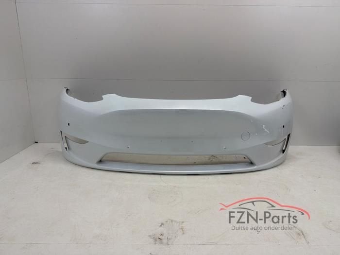 Tesla Model Y Voorbumper 6PDC, Ophalen of Verzenden, Gebruikt, Voor, Bumper