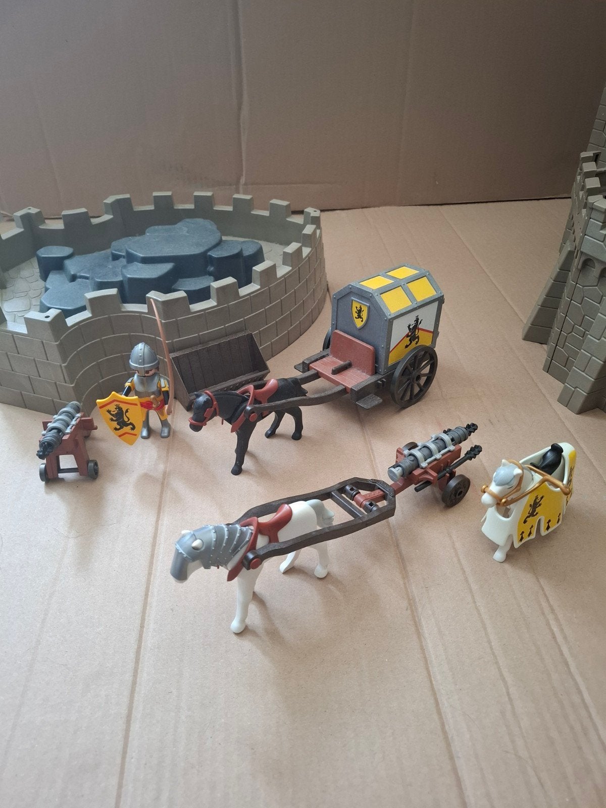 Foto 17 van Playmobil Kasteel van de Leeuwenridders 4865 met extra's