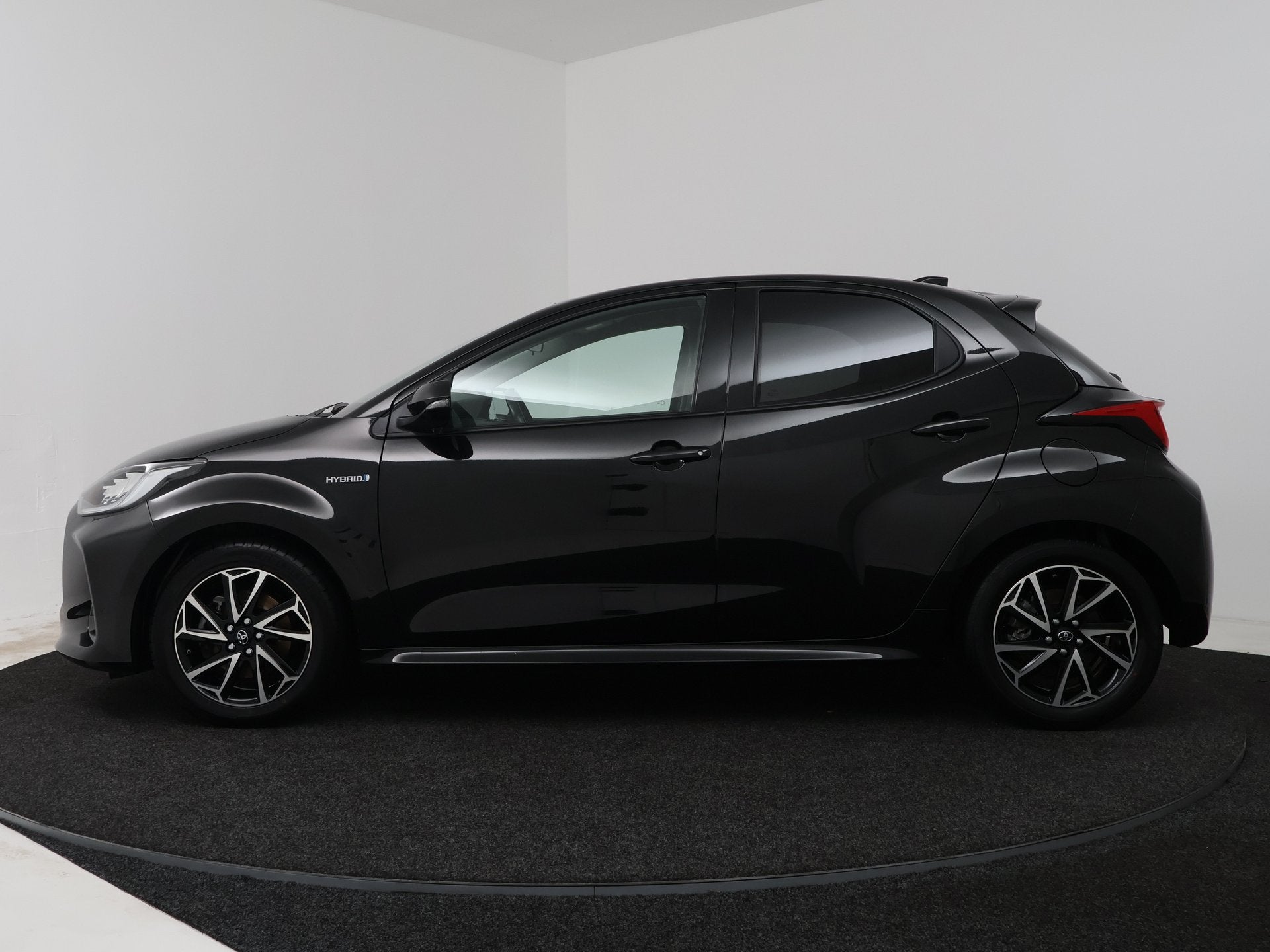 Toyota Yaris 1.5 Hybrid Dynamic | Apple CarPlay / Android Au, 12 maanden, Gebruikt, 1490 cc, Hybride Elektrisch/Benzine