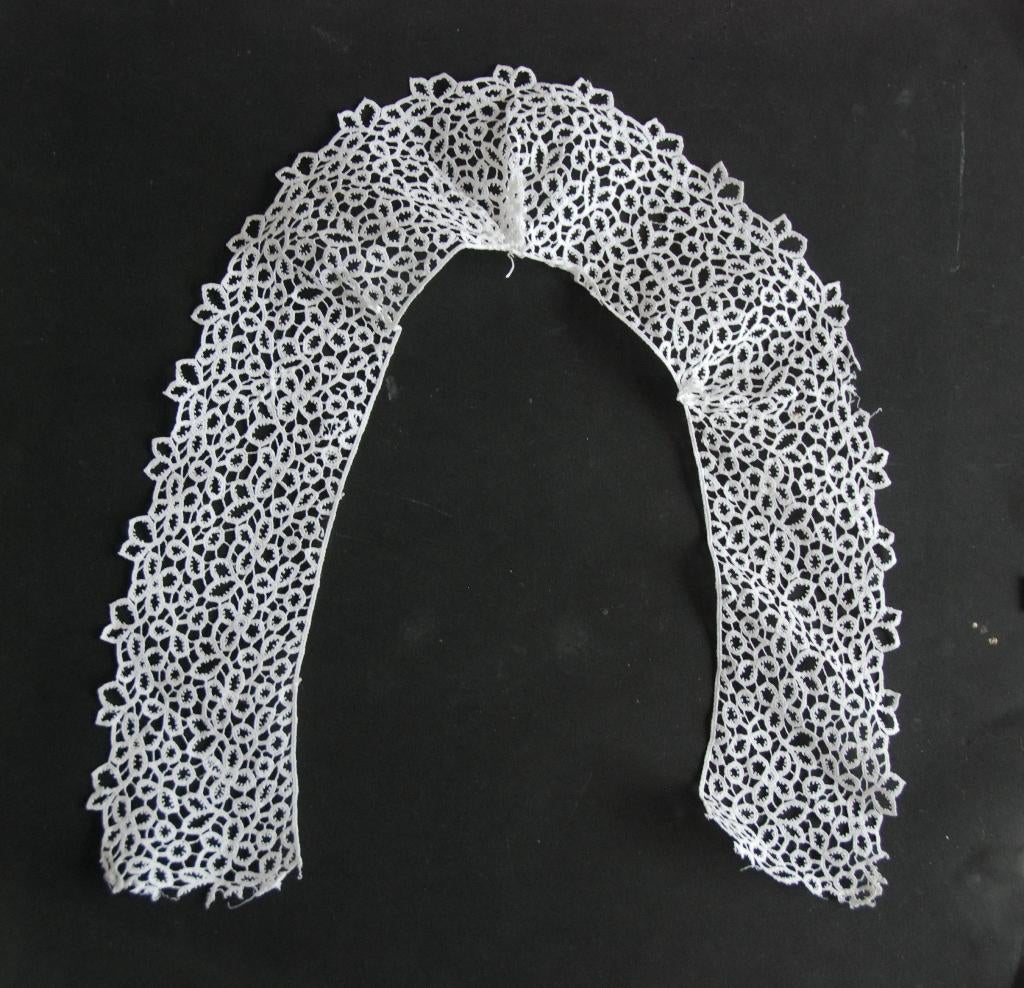 Antieke kanten kraag, Antiek en Kunst, Antiek | Kleding en Accessoires, Verzenden