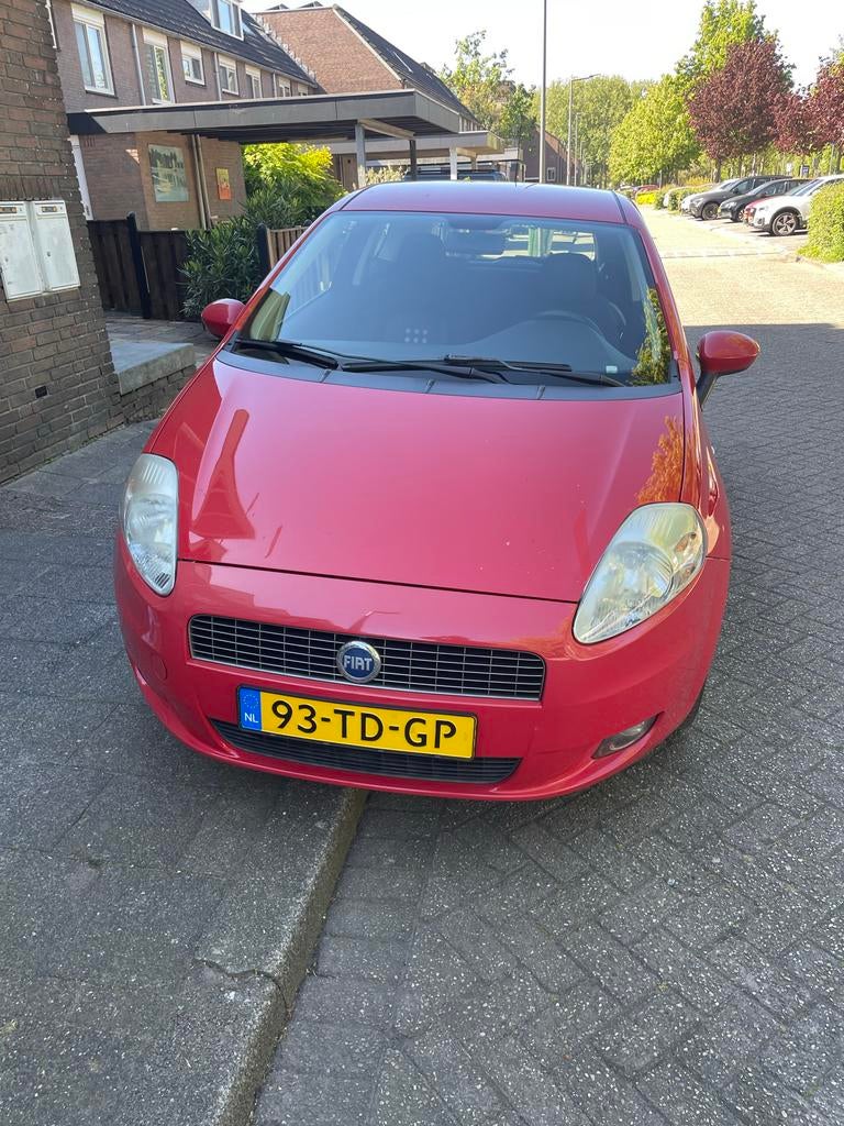 Fiat Punto 1.4 16V 3DR 2006 Rood, Auto's, Voorwielaandrijving, 40 €/maand, Origineel Nederlands, Particulier