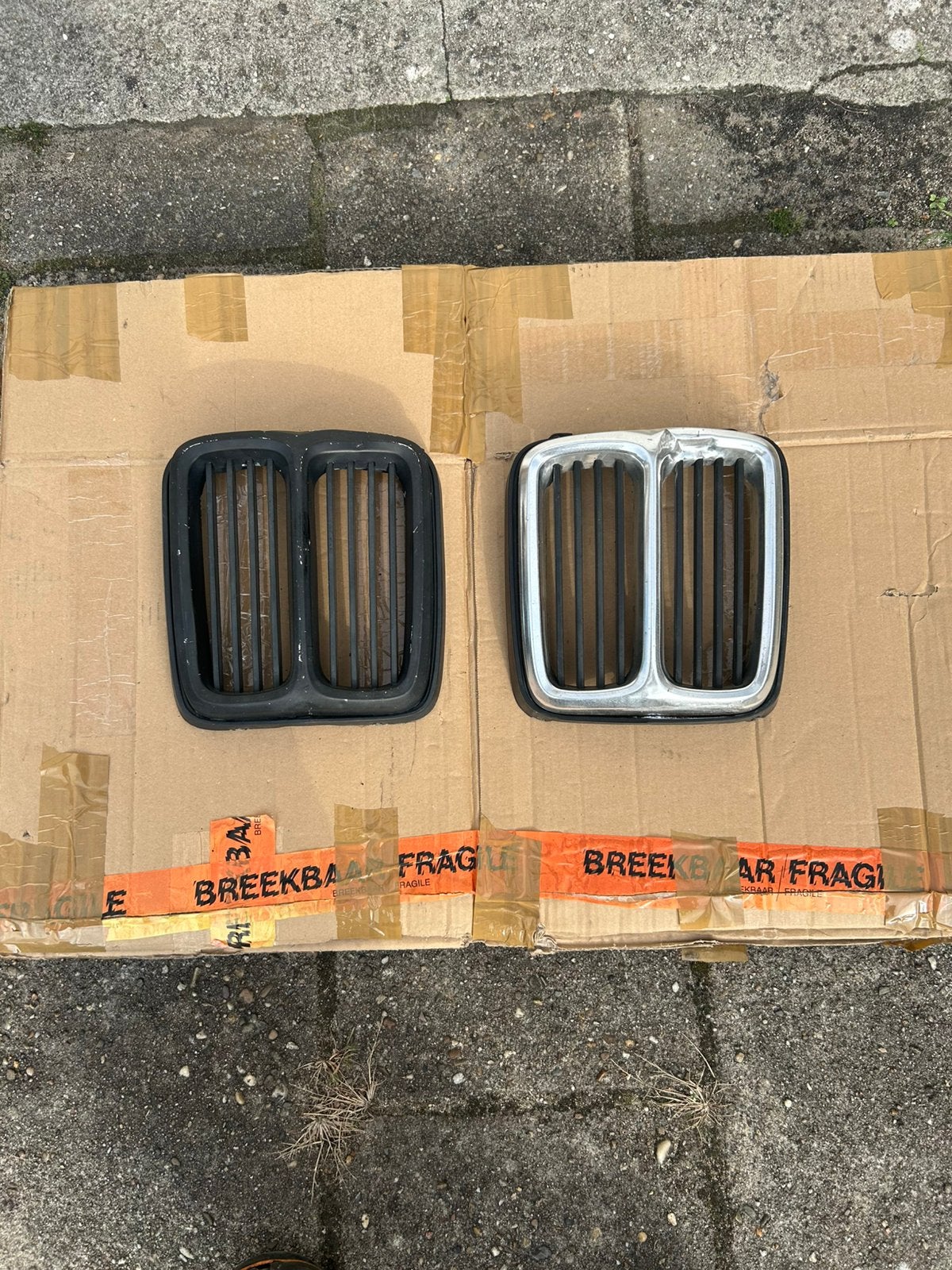 Grill Bmw E21 twee stuks, Auto-onderdelen, Bmw, Voor, Bmw, Bumper