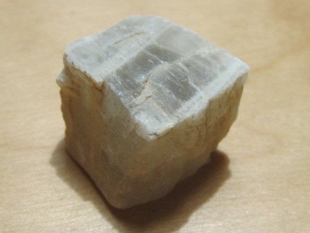 min. 10x ruwe edelsteen GRIJZE MAANSTEEN (3), Verzenden, Mineraal
