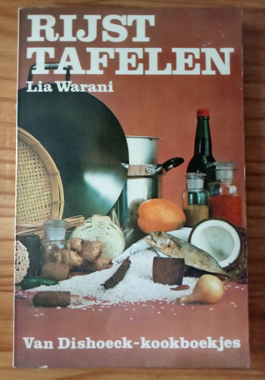 Rijsttafelen - Lia Warani (Van Dishoeck-kookboekjes), Gelezen, Hoofdgerechten, Azië en Oosters, Ophalen of Verzenden