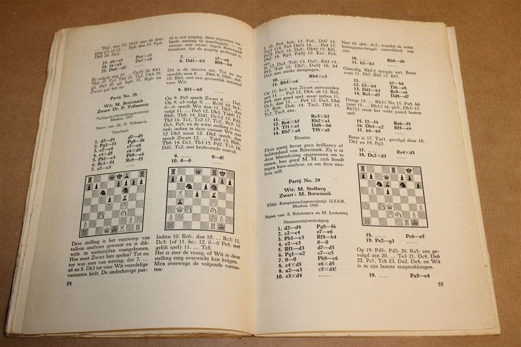 Botwinnik — Schaken, Keur Beste Partijen 1936-1948, Ophalen of Verzenden, Gelezen, Overige onderwerpen